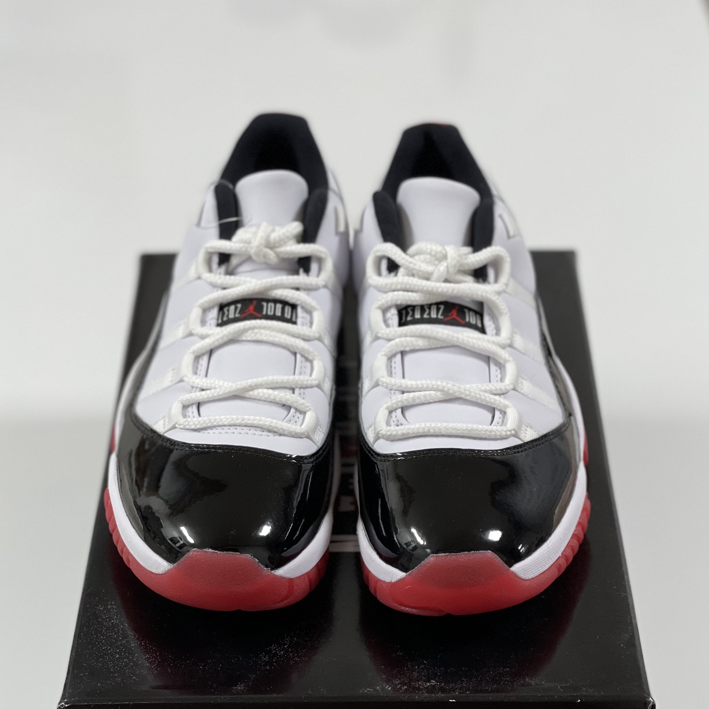Jordan 11 Retro Low Concord Bred 착용 스타일 - 3