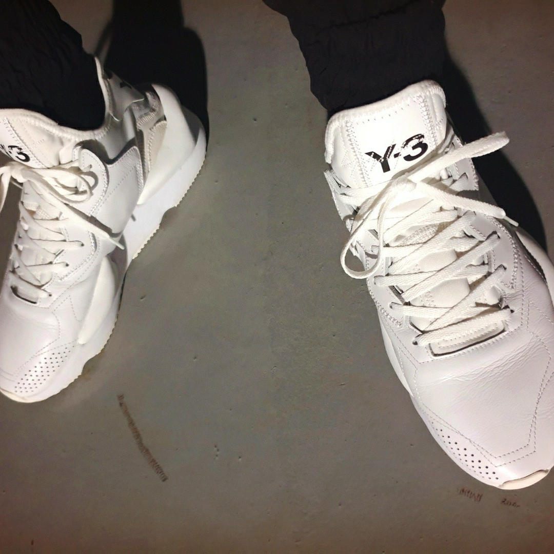 Y-3 Kaiwa Black White 착용 스타일 - 4