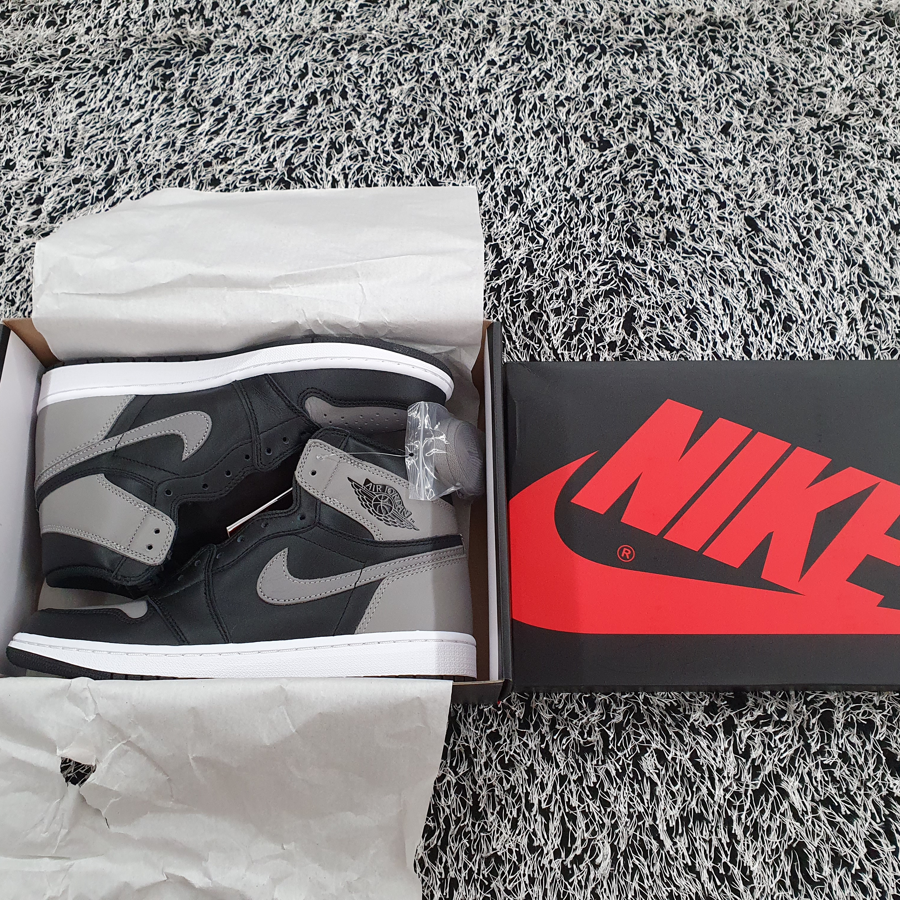 Nike x Off-White Air VaporMax V2 White, Jordan 1 Retro High OG Bred Toe 착용 스타일 - 4