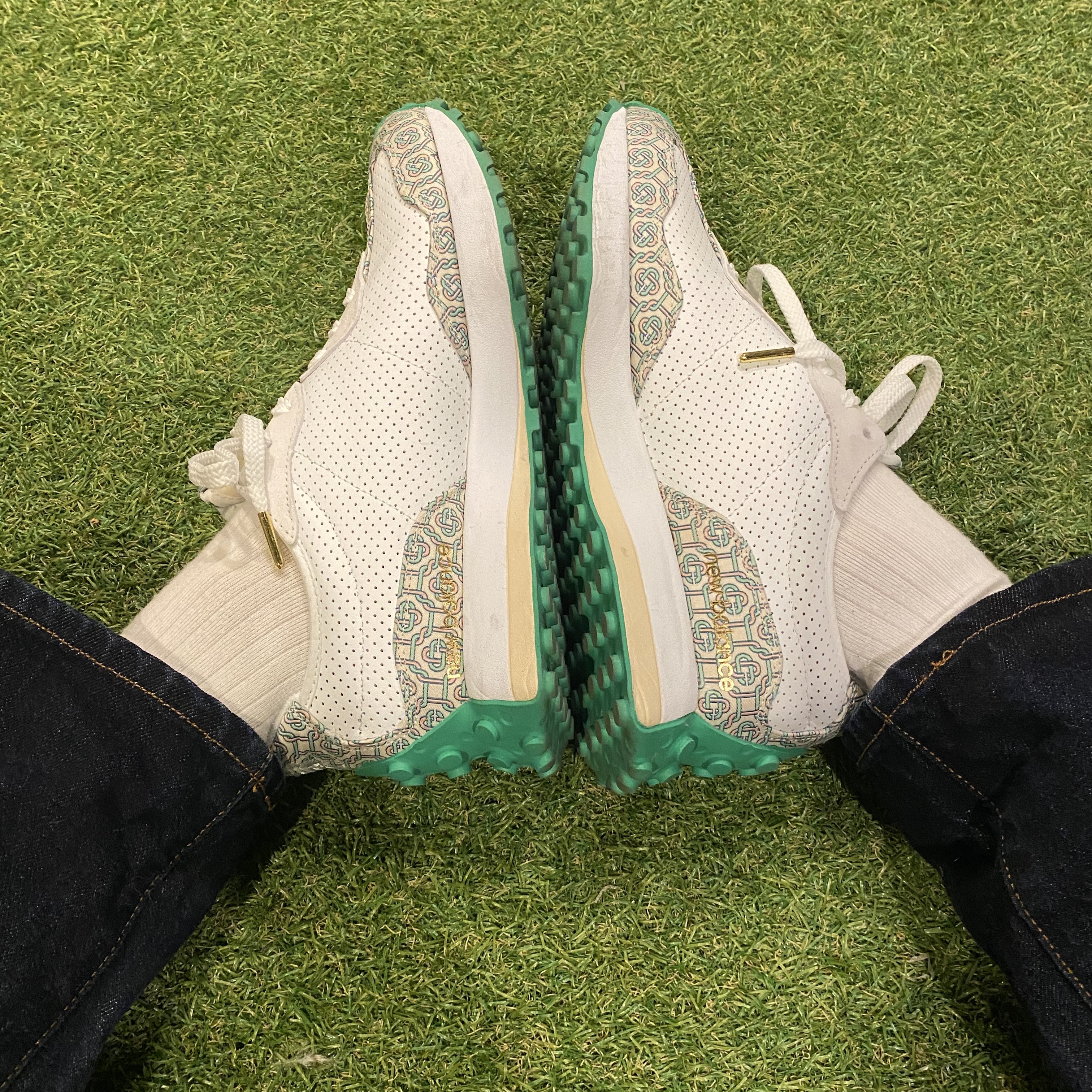 New Balance x Casablanca 327 Idealist Monogram White Green 착용 스타일 - 3