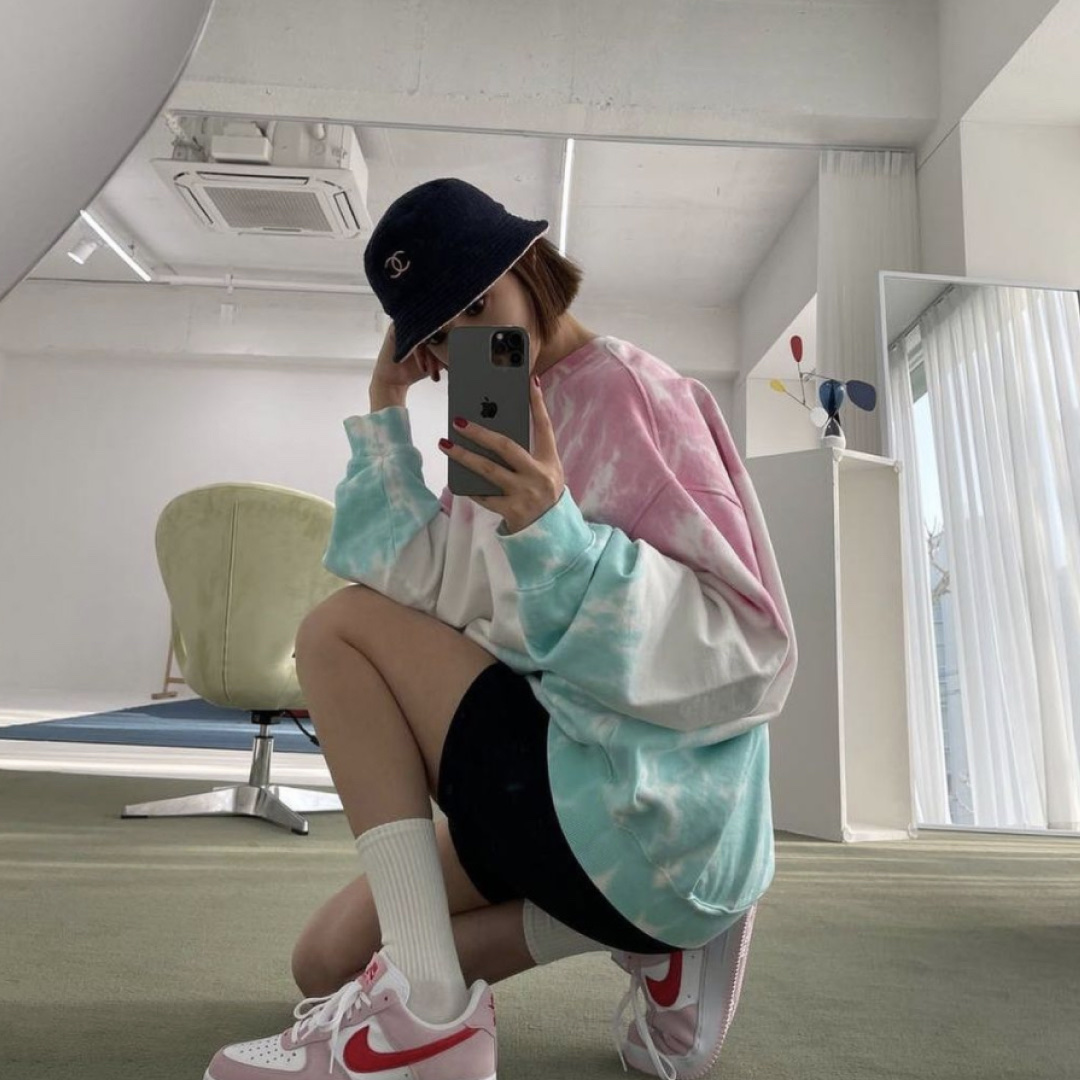 Nike Air Force 1 '07 QS Valentine's Day 착용 스타일 - 2
