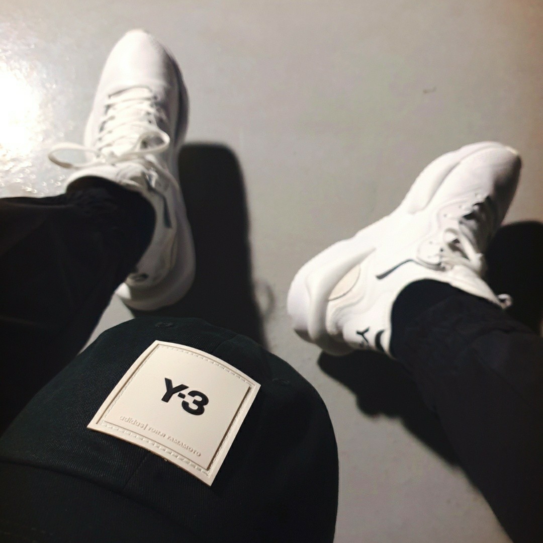 Y-3 Kaiwa Black White 착용 스타일 - 5