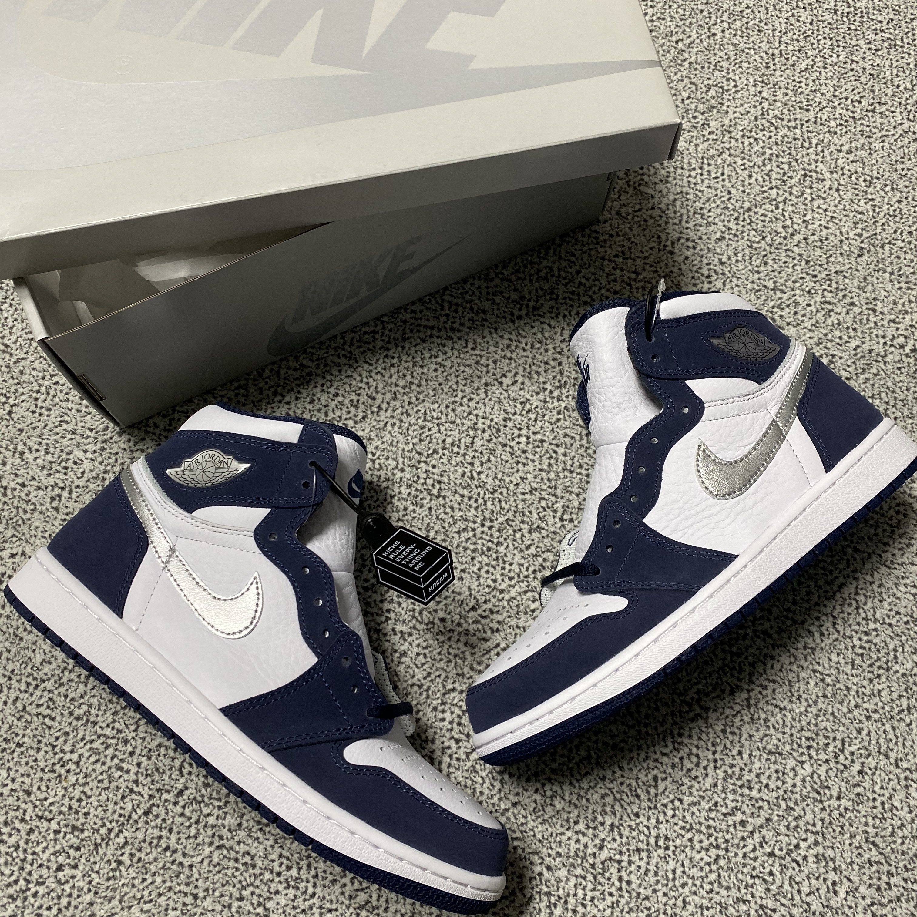 Jordan 1 Retro High OG CO.JP Midnight Navy 착용 스타일
