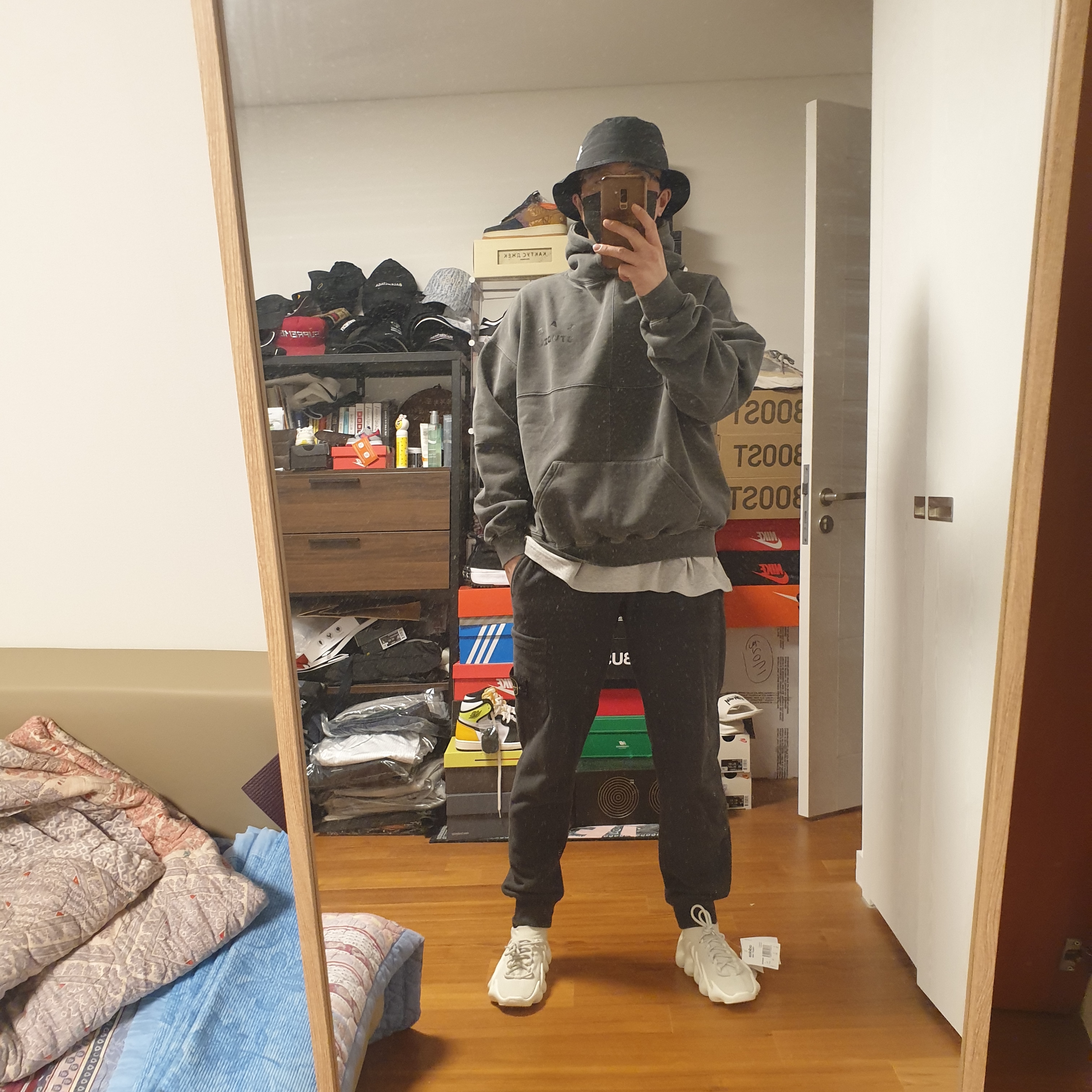 Nike x Stussy Bucket Hat Black, IAB Studio Blocked Pigment Hoodie Black 착용 스타일 - 2