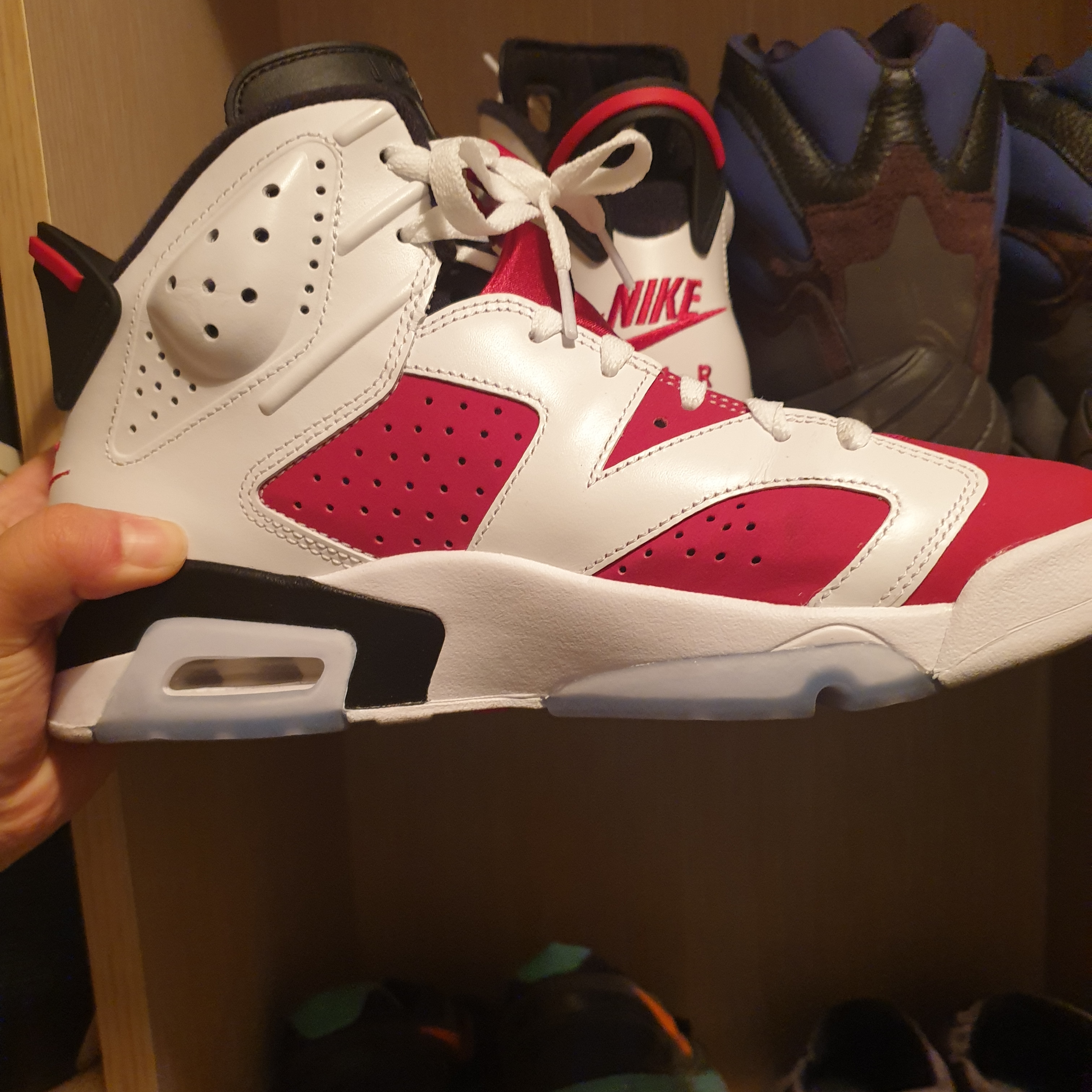 Jordan 6 Retro Carmine 2021 착용 스타일 - 2