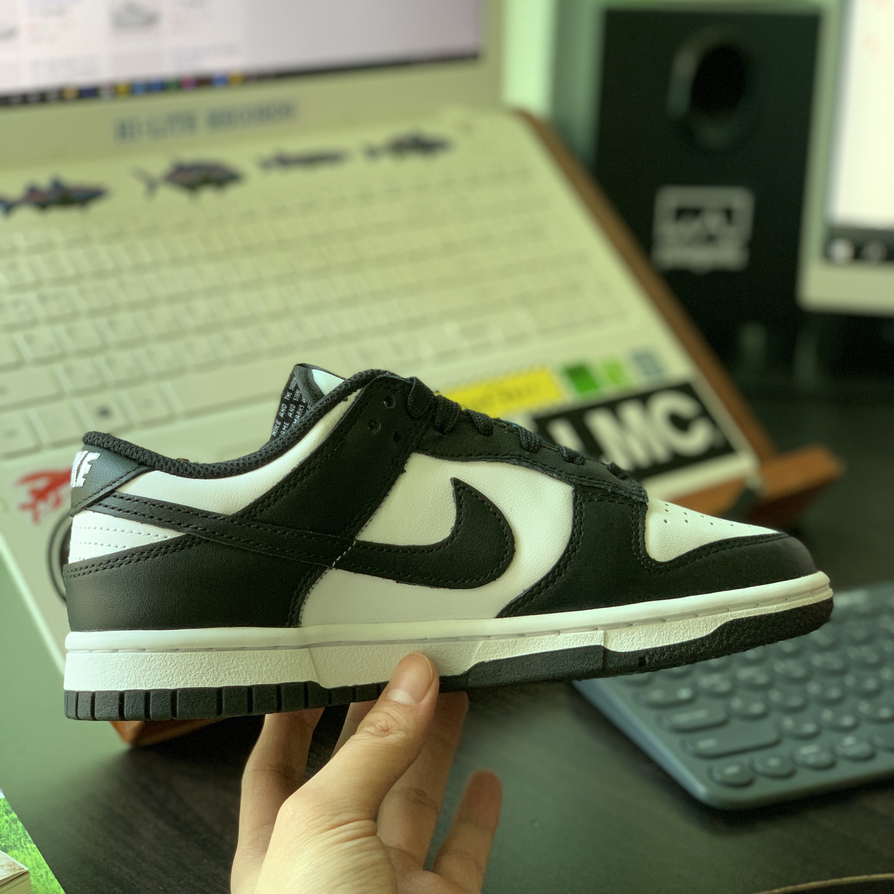 (W) Nike Dunk Low Black, Nike Dunk Low Retro Black 착용 스타일 - 2