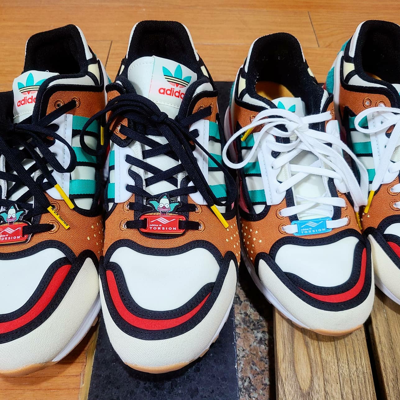 Adidas ZX 10000 Krusty Burger 착용 스타일 - 2