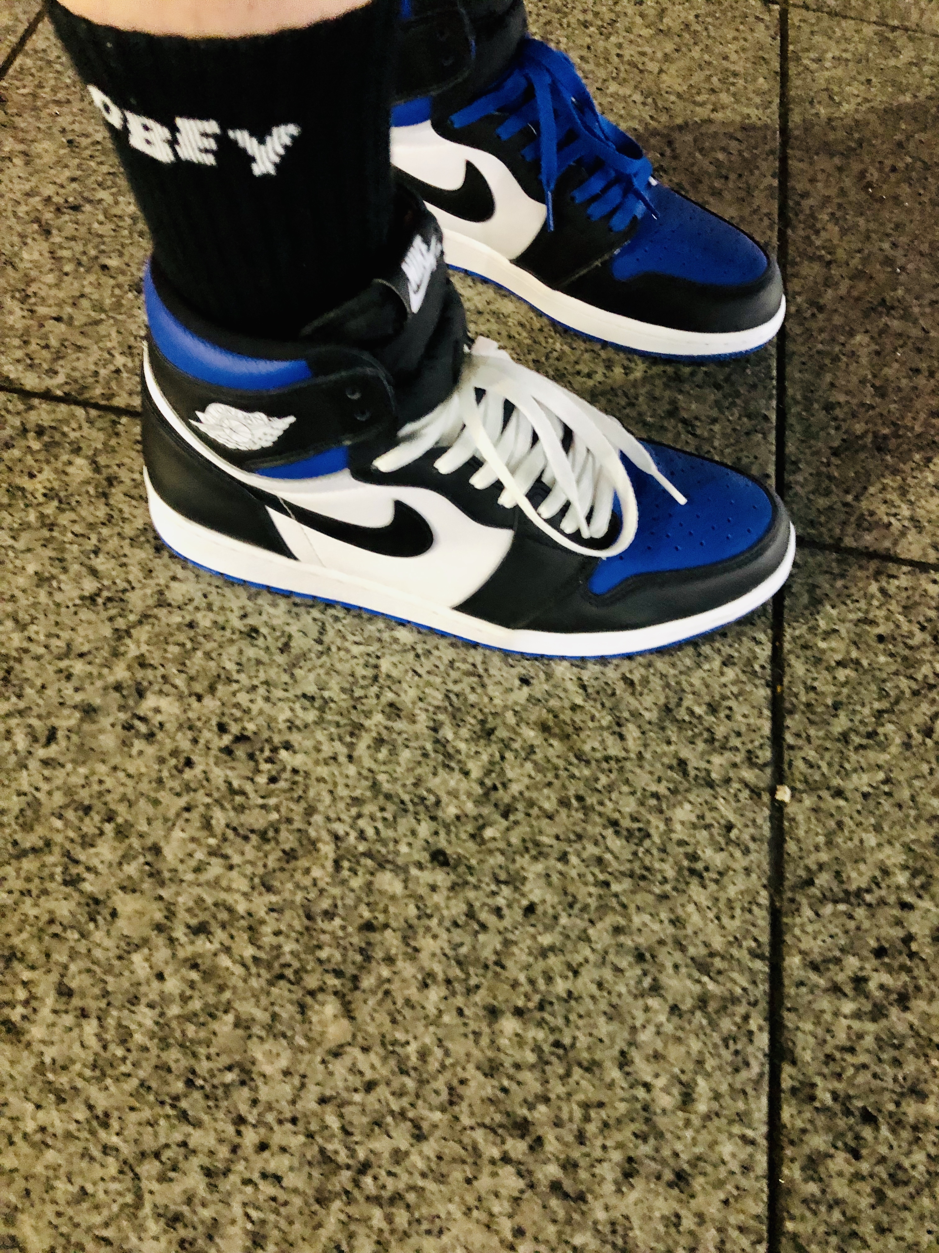 Jordan 1 Retro High OG Royal Toe 착용 스타일 - 4