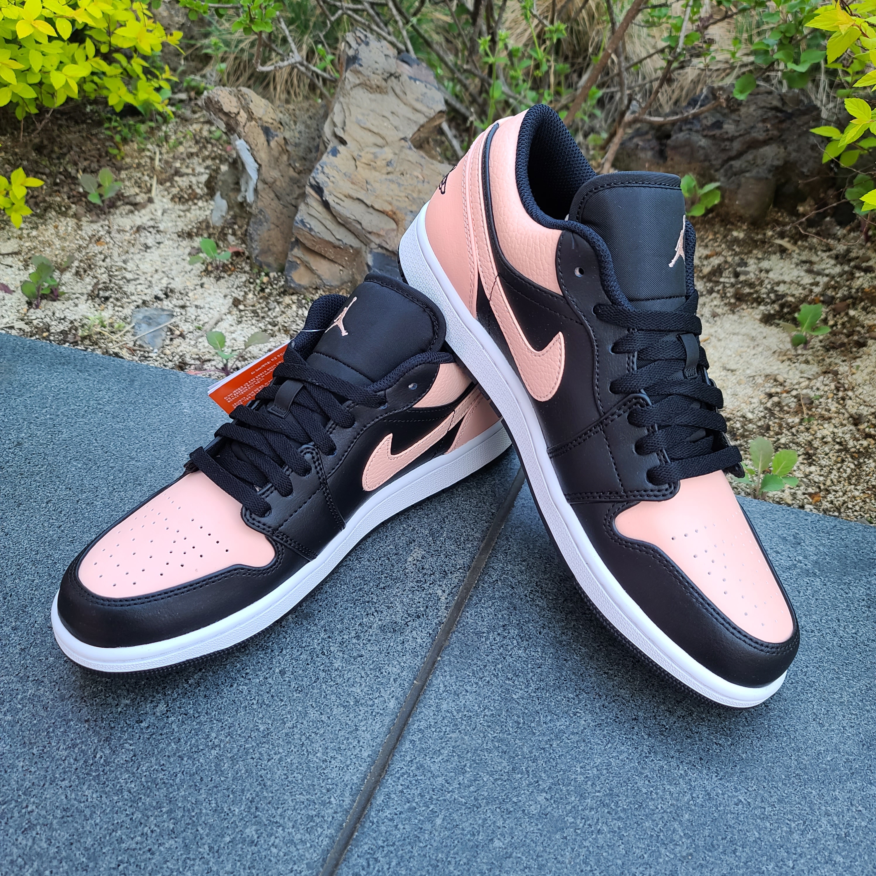 Jordan 1 Low Crimson Tint 착용 스타일