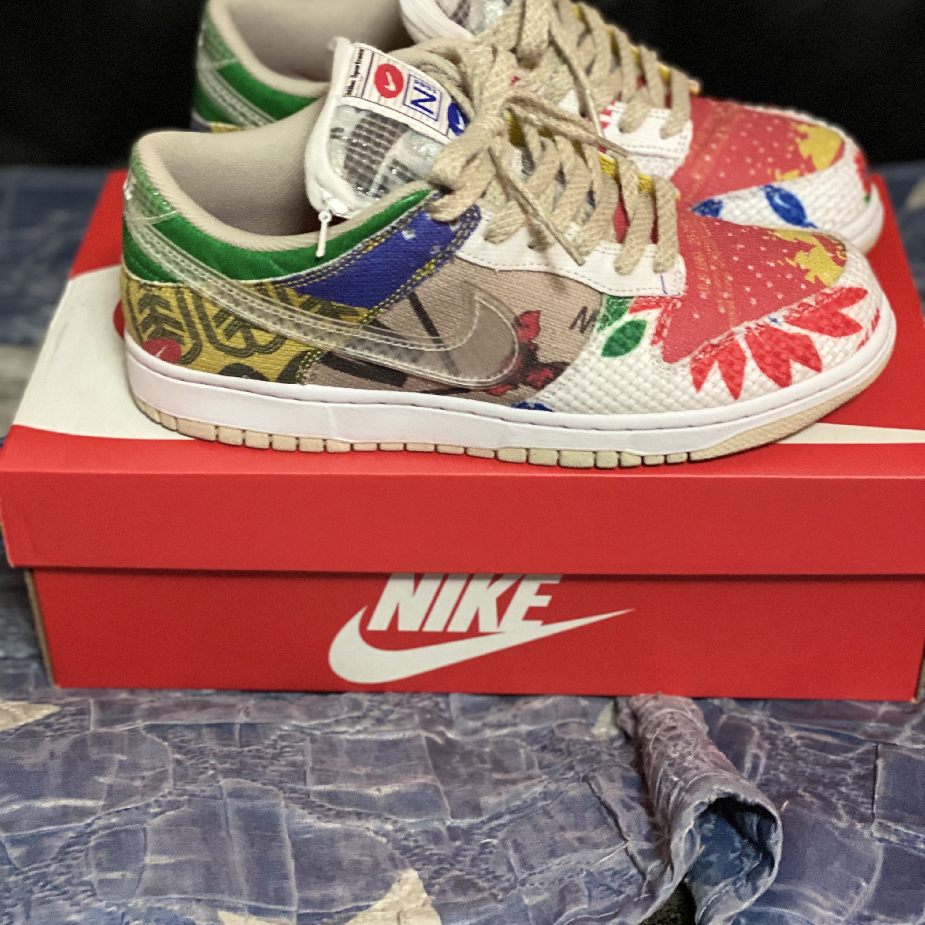 Jordan 1 Retro High OG University Blue, Nike Dunk Low SP City Market 착용 스타일 - 4