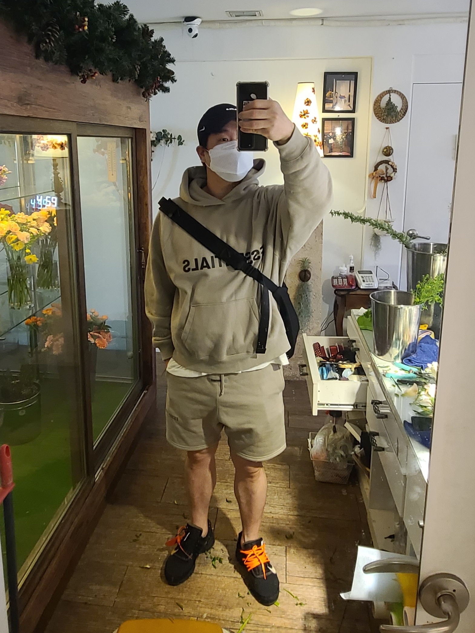 Nike x Off-White Air Presto Black, Nike x Sacai VaporWaffle Black White 착용 스타일 - 1