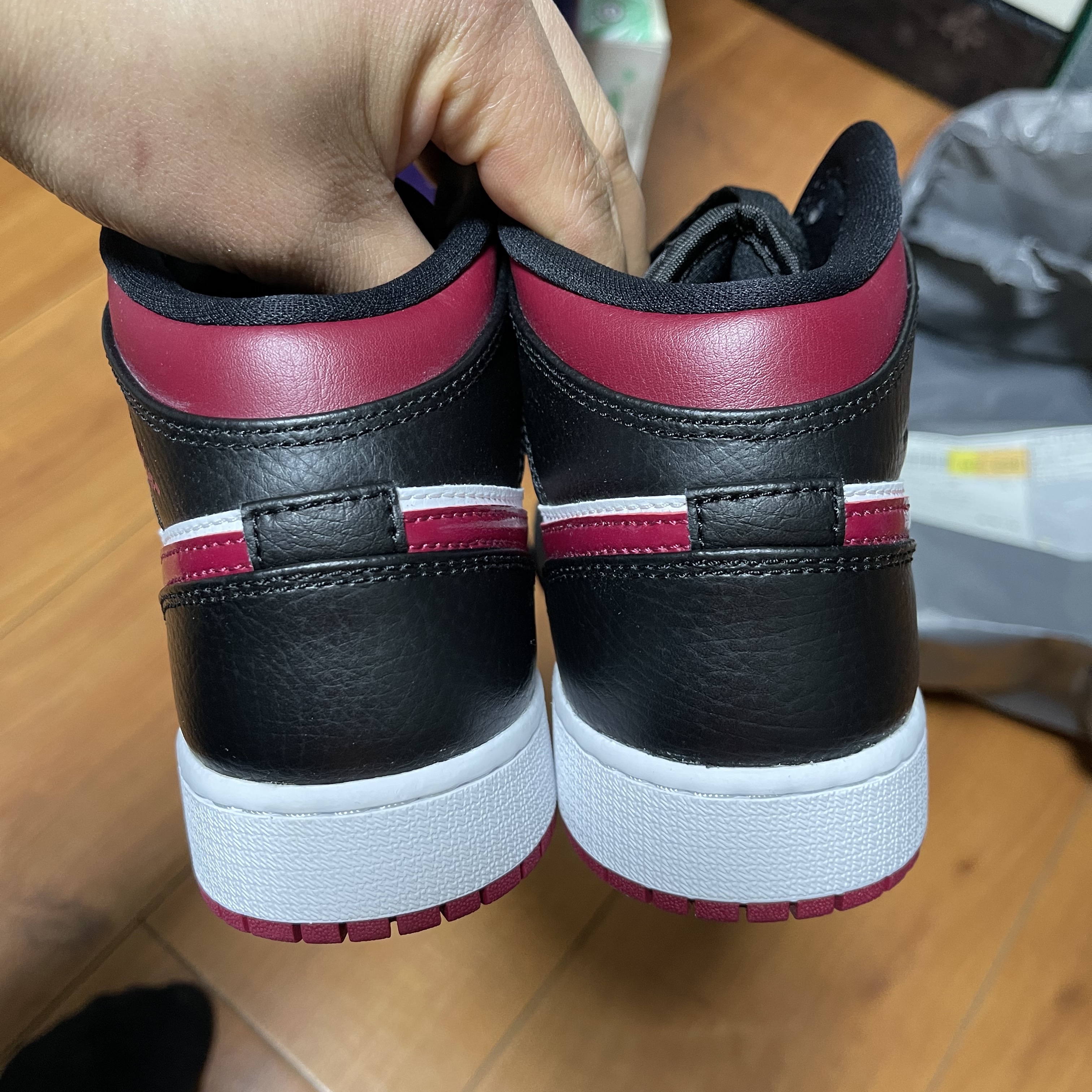 (GS) Jordan 1 Mid Noble Red 착용 스타일 - 4