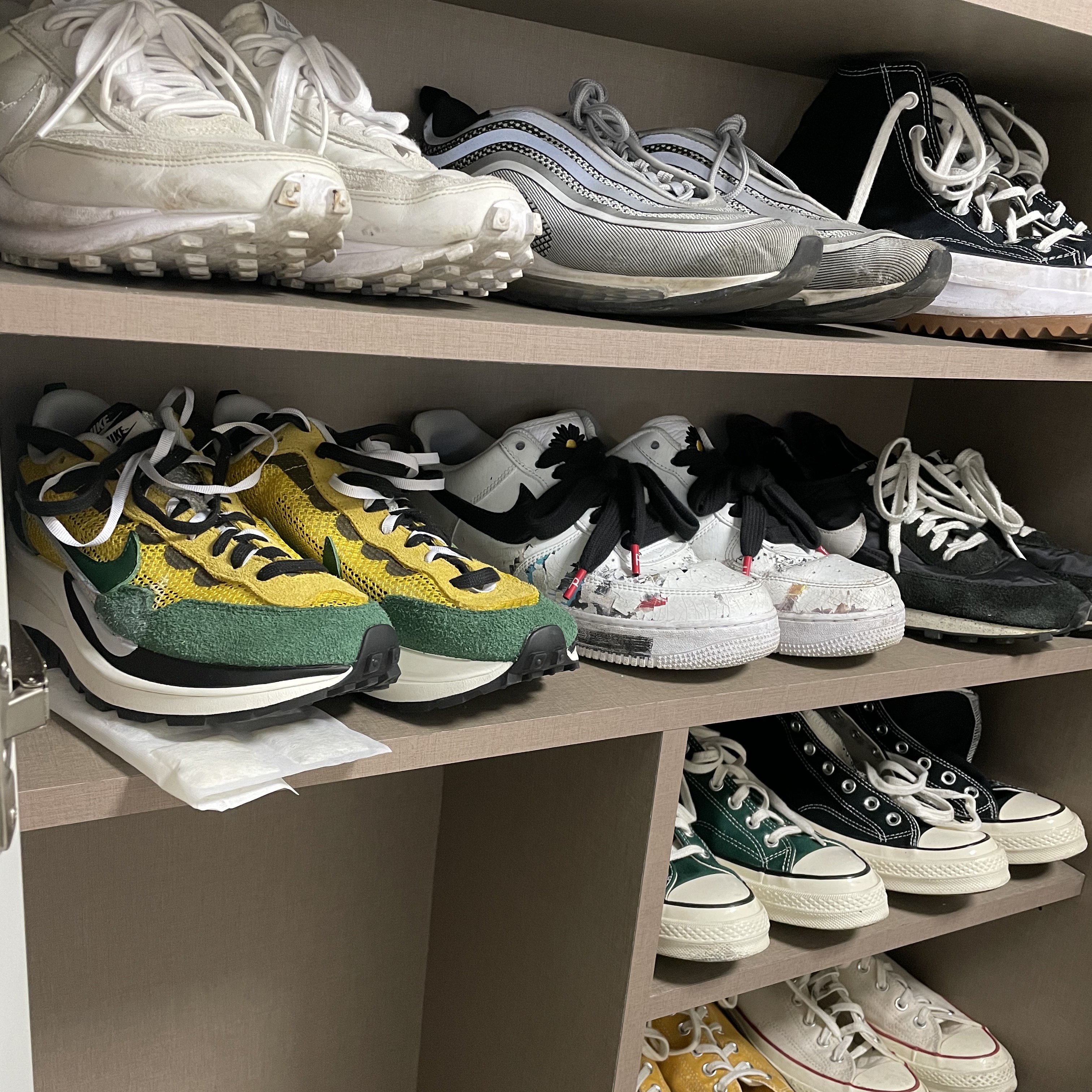Nike x Sacai VaporWaffle Tour Yellow & Gorge Green Sail, Nike x Sacai LDWaffle White Nylon 착용 스타일