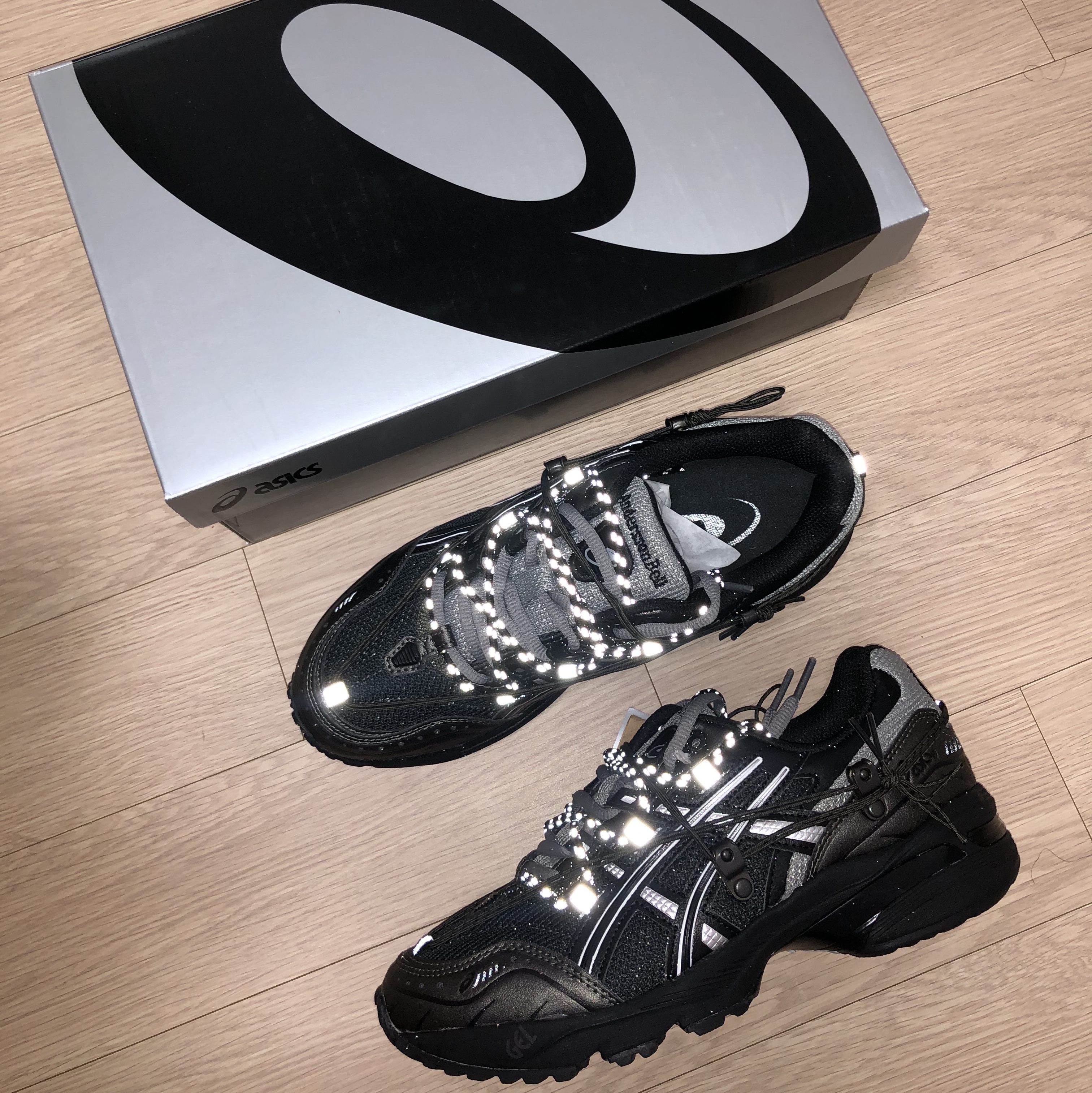 Asics x Andersson Bell Gel-1090 Black Silver 착용 스타일 - 2