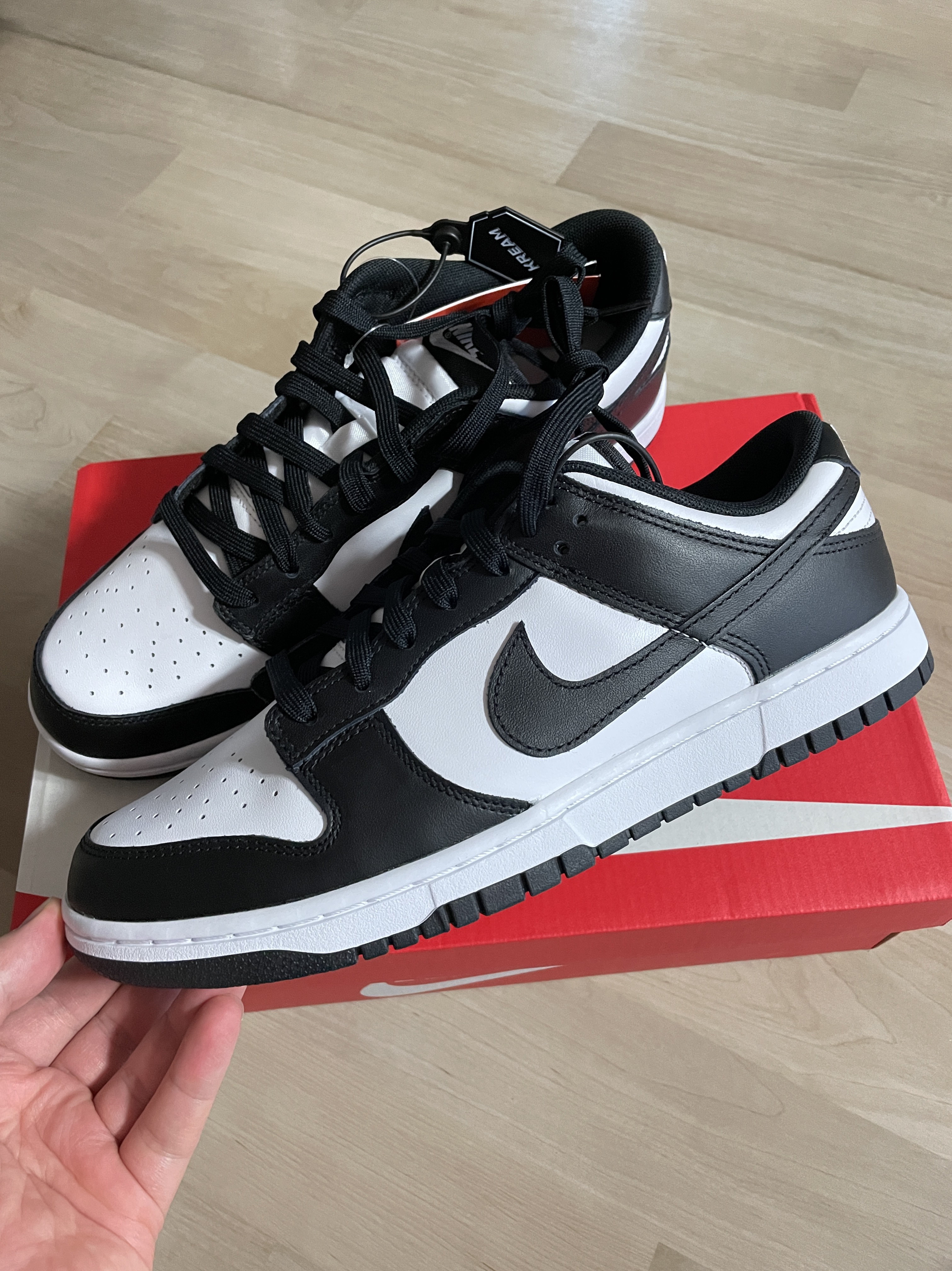 Nike Dunk Low Retro Black 착용 스타일