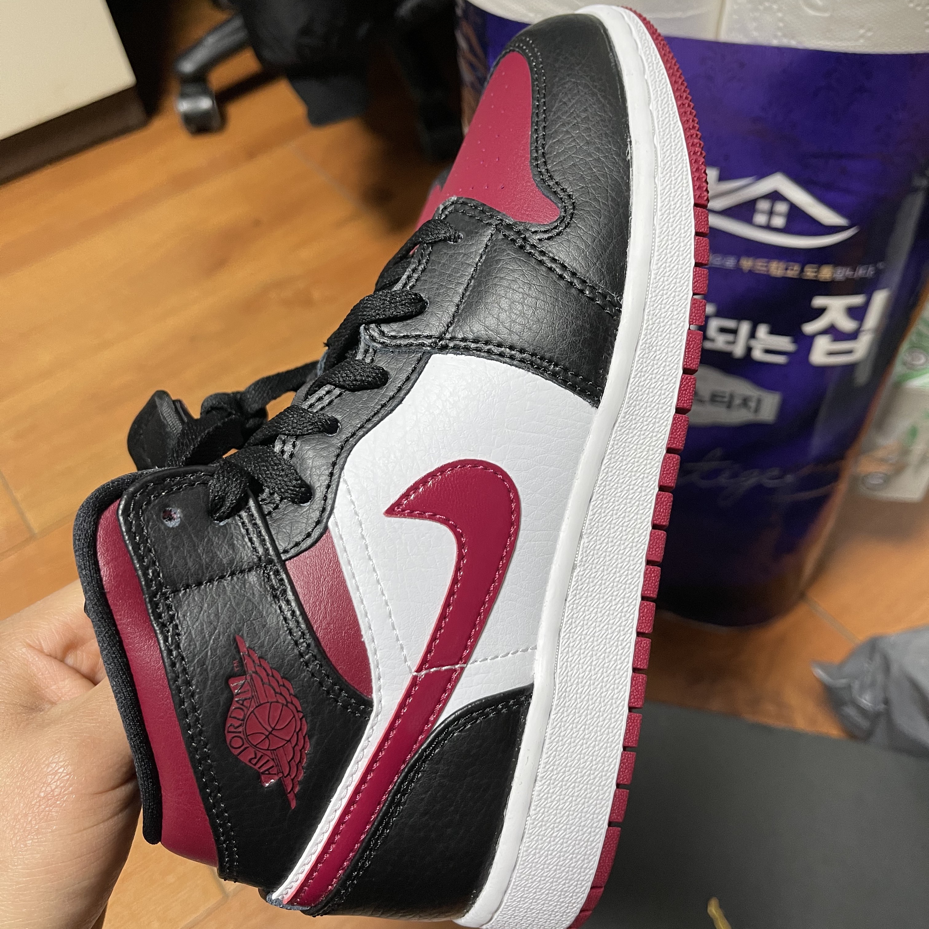 (GS) Jordan 1 Mid Noble Red 착용 스타일 - 3