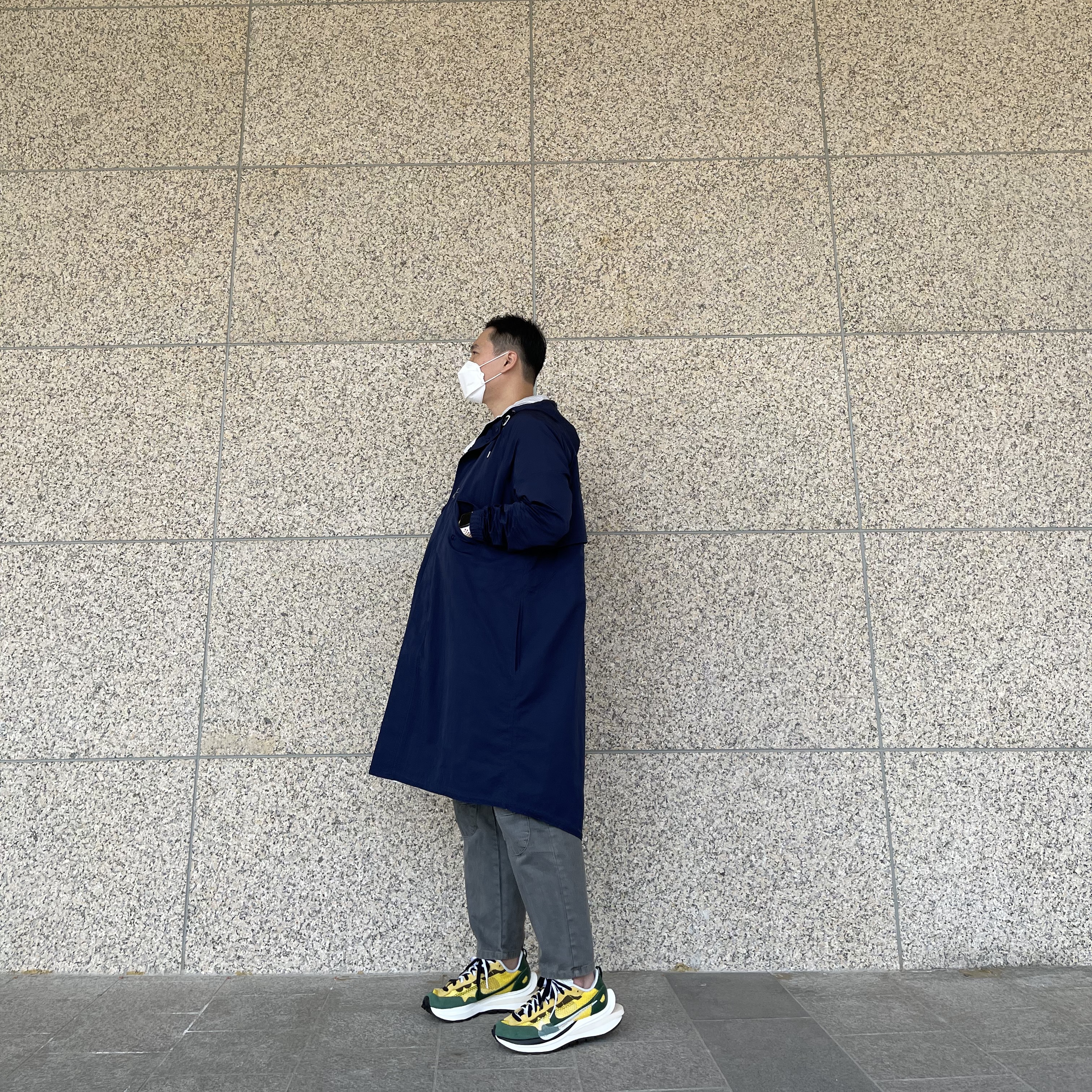 Nike x Sacai VaporWaffle Tour Yellow & Gorge Green Sail, Nike x Kim Jones Reversible Parka Navy - Asia 착용 스타일 - 1