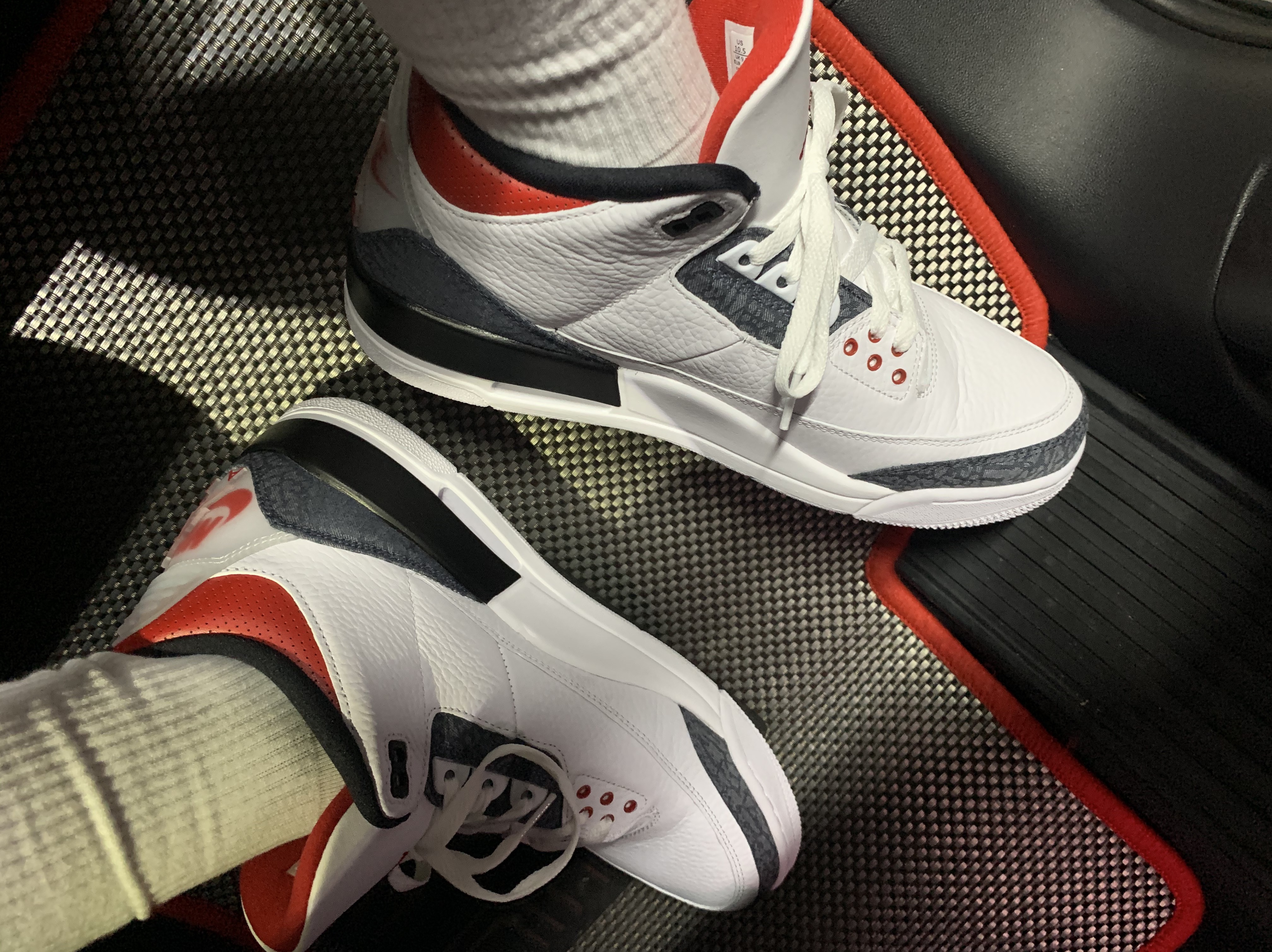 Jordan 3 Retro SE Denim Fire Red 착용 스타일