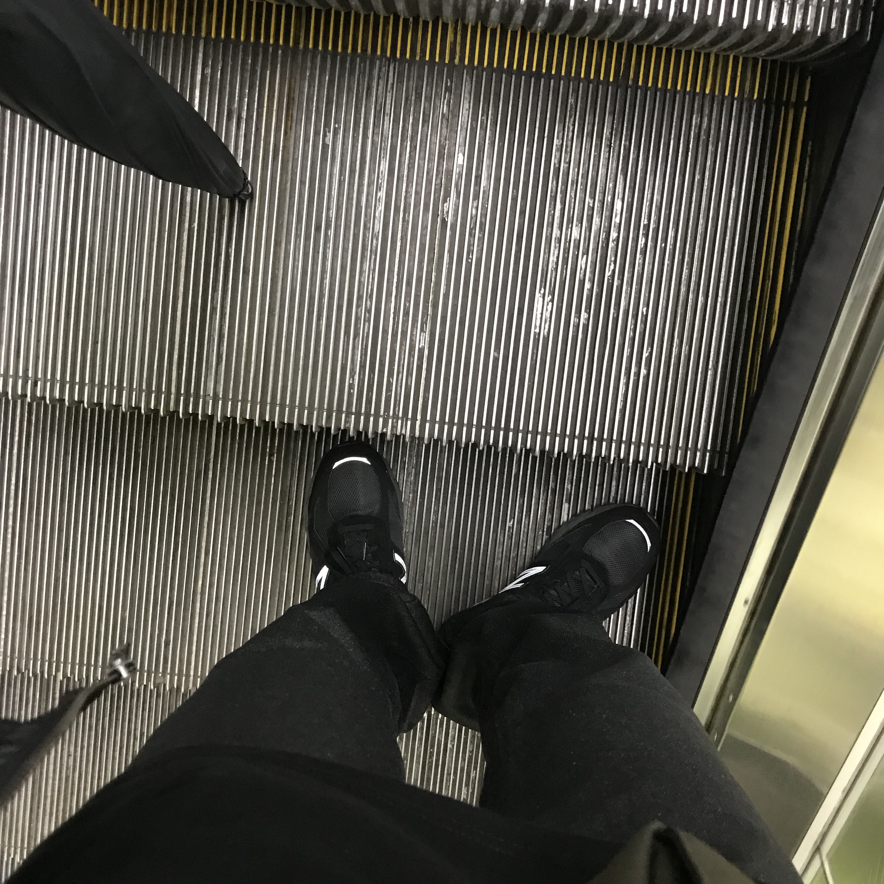 New Balance 990v4 Made in USA Black Silver - D Standard, (W) Nike Air VaporMax 360 History of Air 착용 스타일 - 1