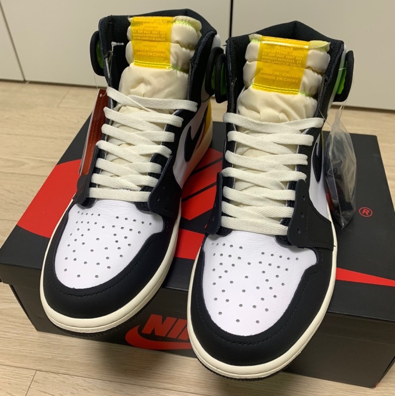 Jordan 1 Retro High OG Volt Gold 착용 스타일 - 2