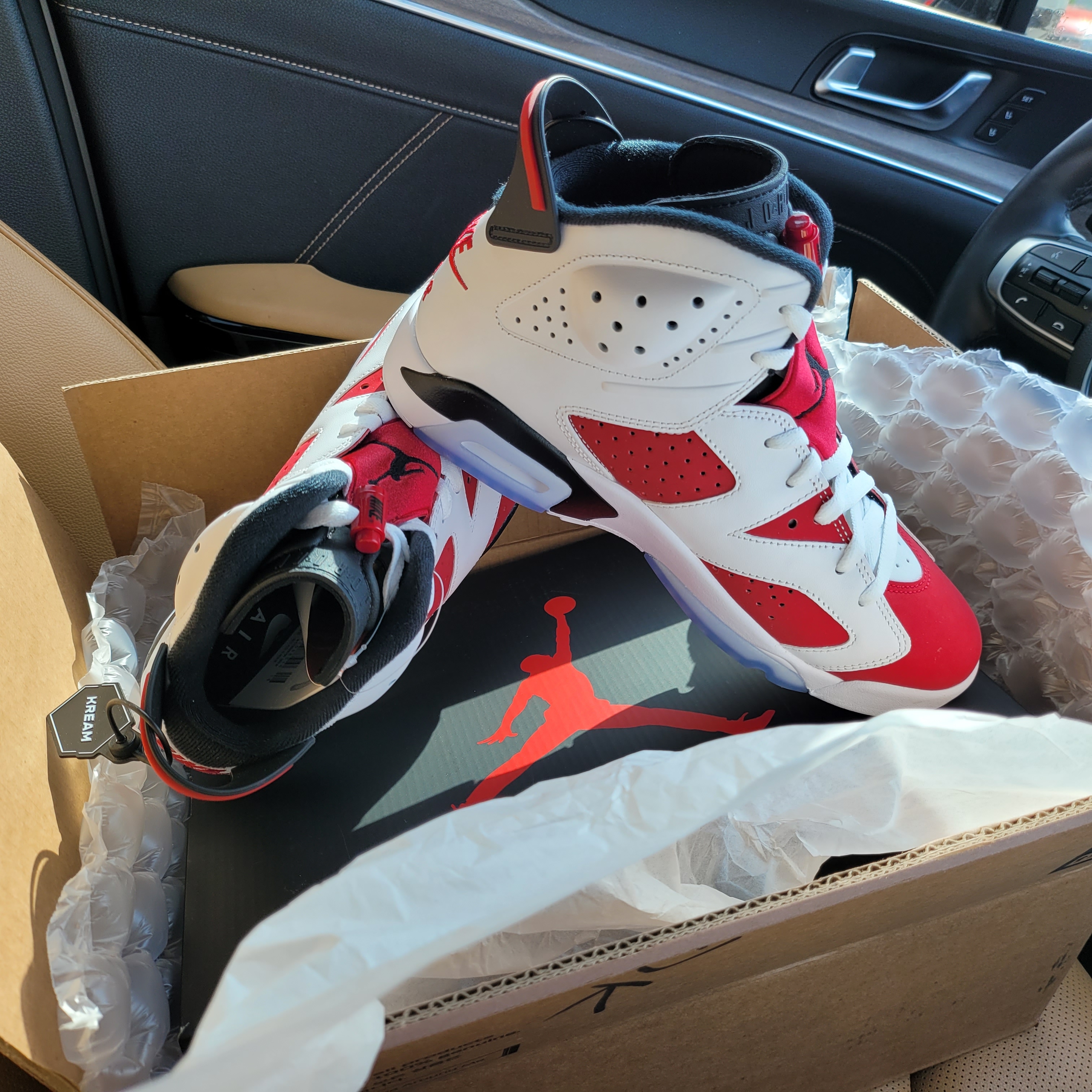 Jordan 6 Retro Carmine 2021, (GS) Jordan 6 Retro Carmine 2021 착용 스타일 - 3