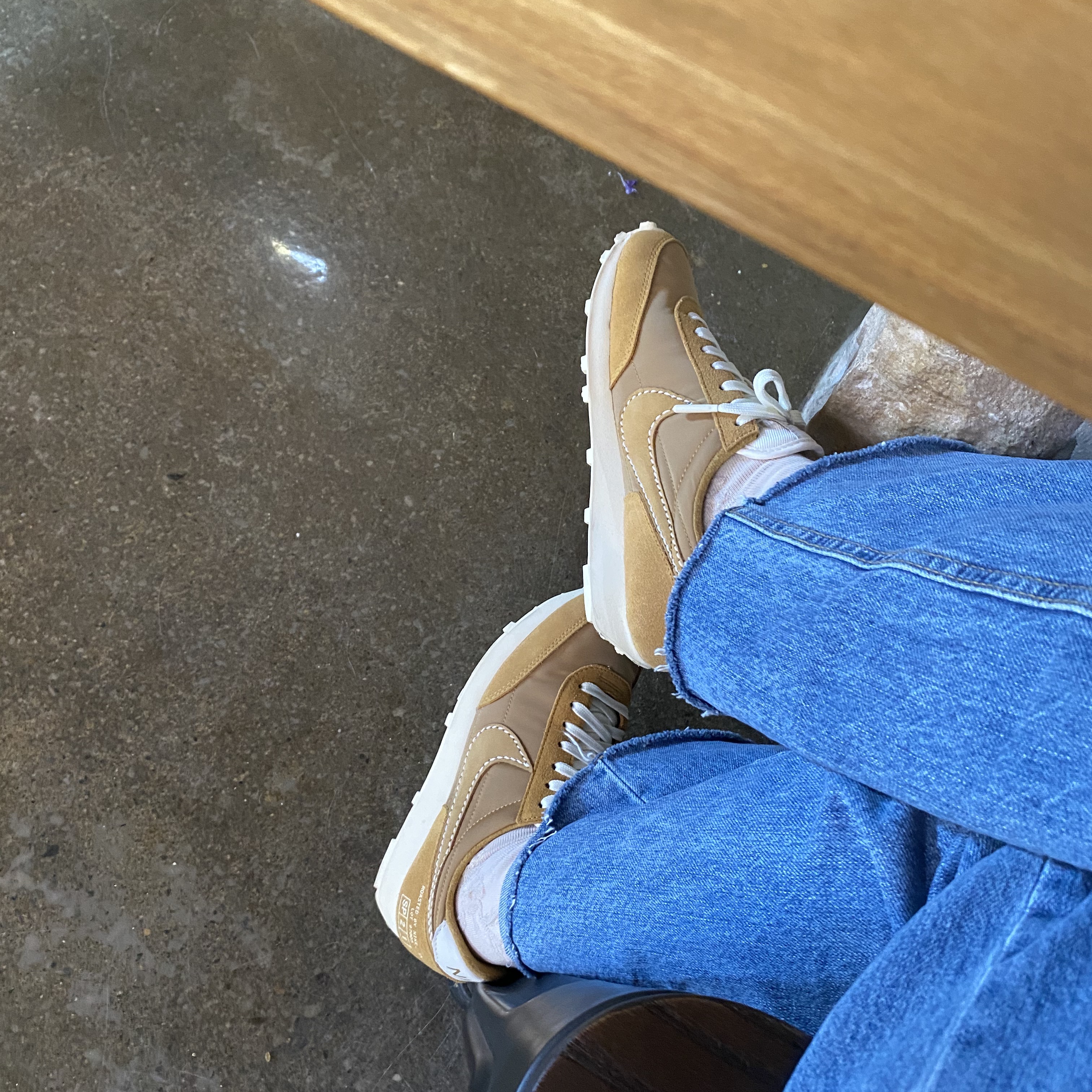 (W) Nike Daybreak Wheat Pale Ivory 착용 스타일 - 3