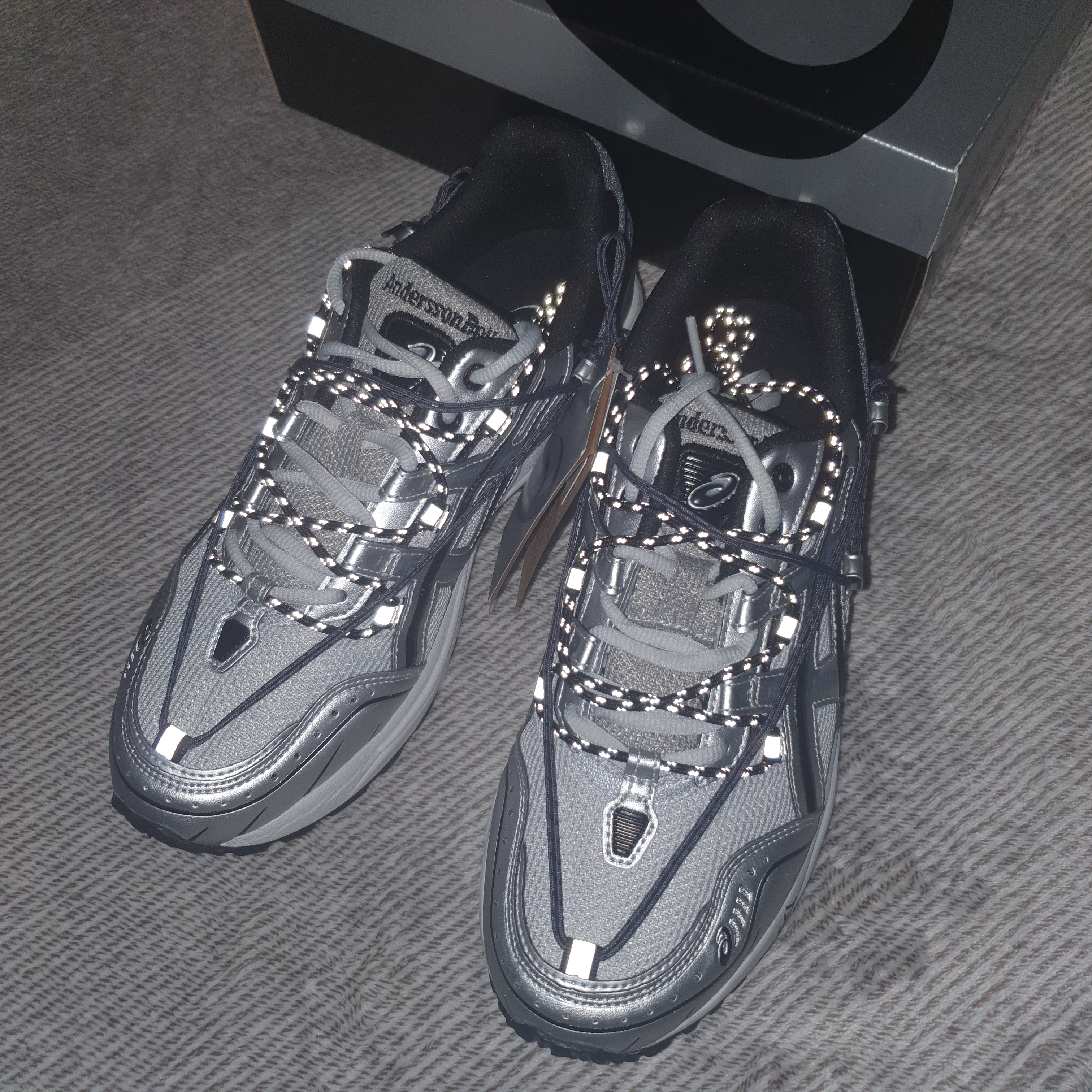 Asics x Andersson Bell Gel-1090 Glacier Grey Silver 착용 스타일 - 2