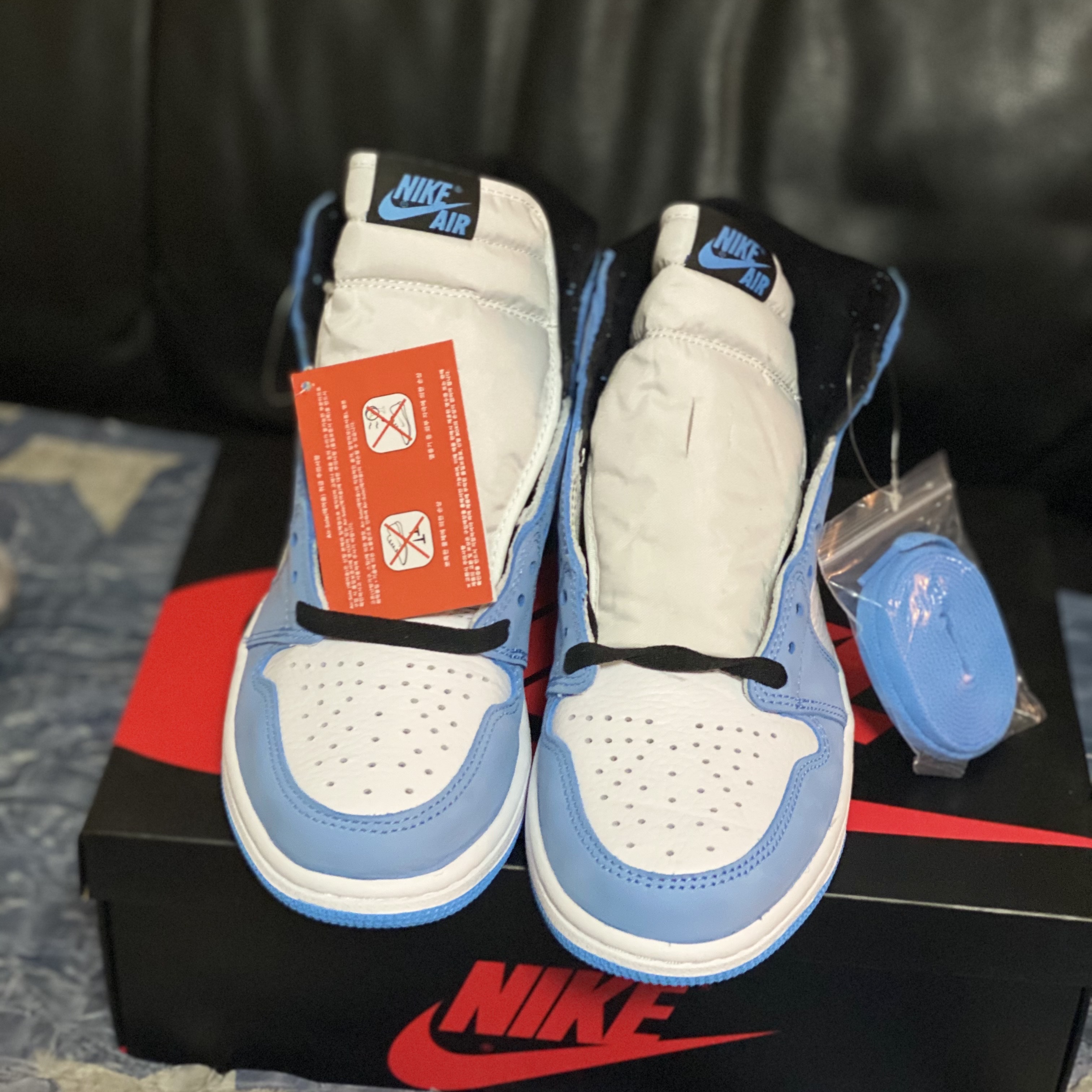 Jordan 1 Retro High OG University Blue, Nike Dunk Low SP City Market 착용 스타일 - 1