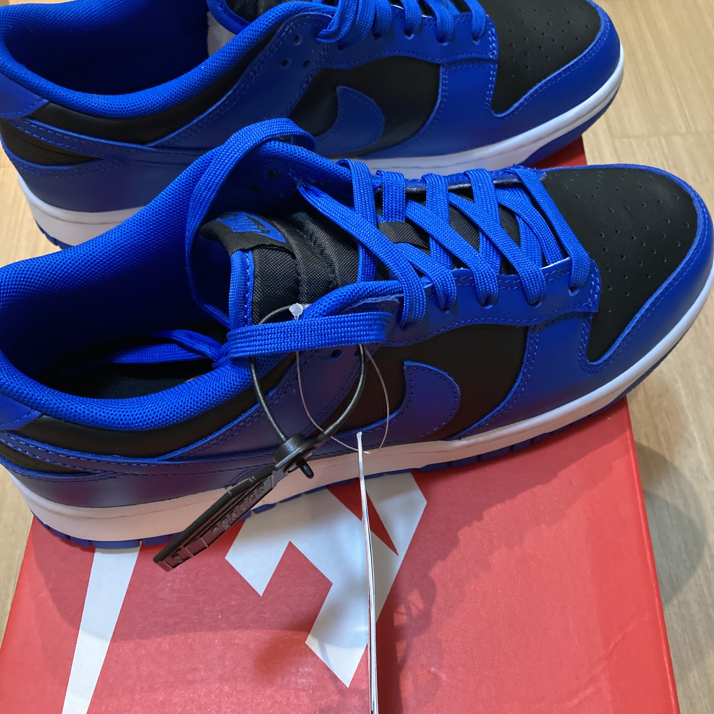 Nike Dunk Low Retro Hyper Cobalt 착용 스타일 - 1