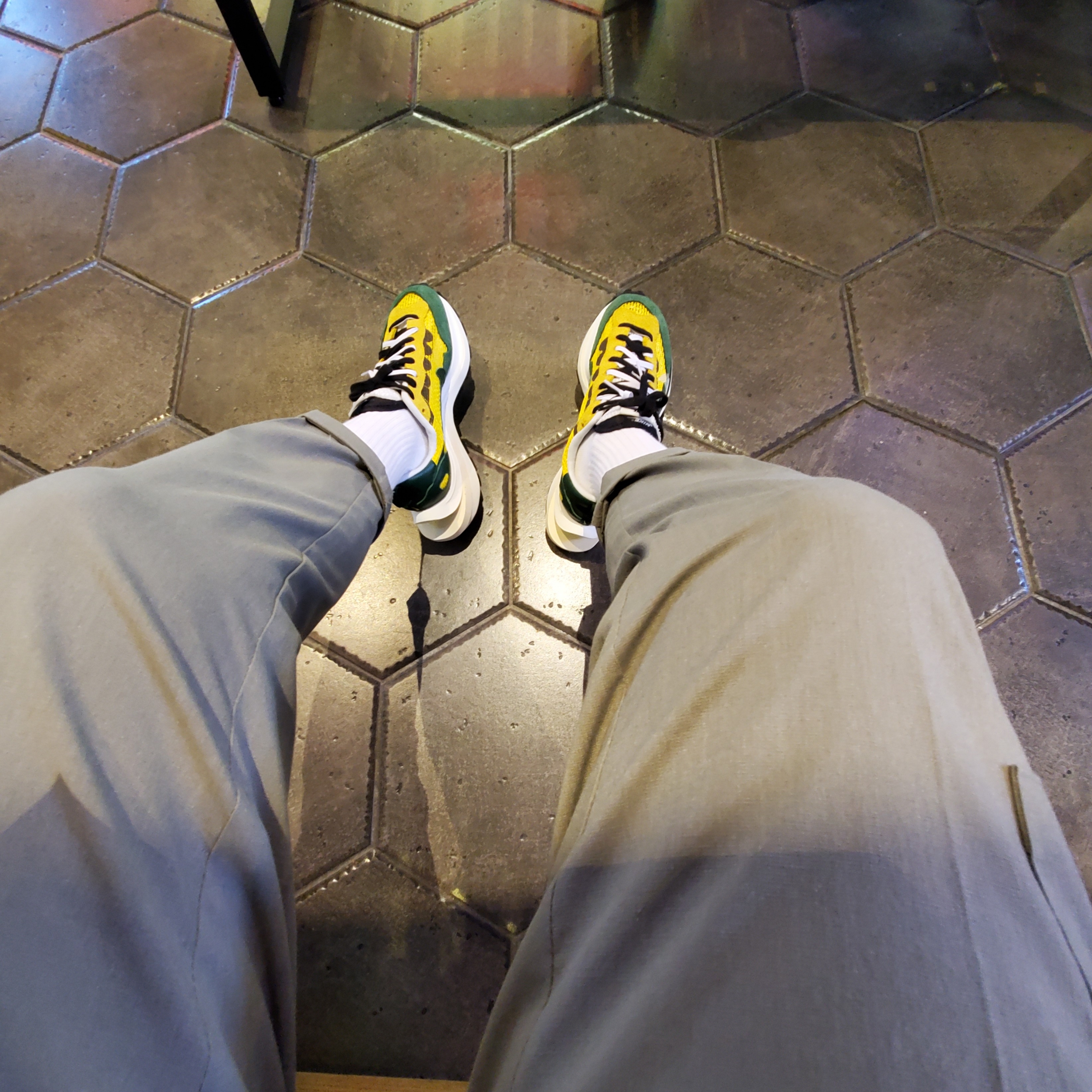 Nike x Sacai VaporWaffle Tour Yellow & Gorge Green Sail 착용 스타일 - 1