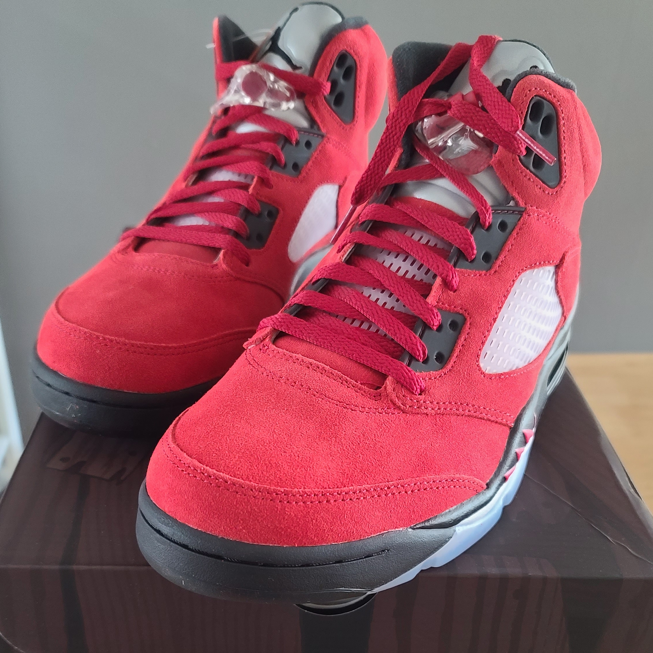 Jordan 5 Retro Toro Bravo 착용 스타일