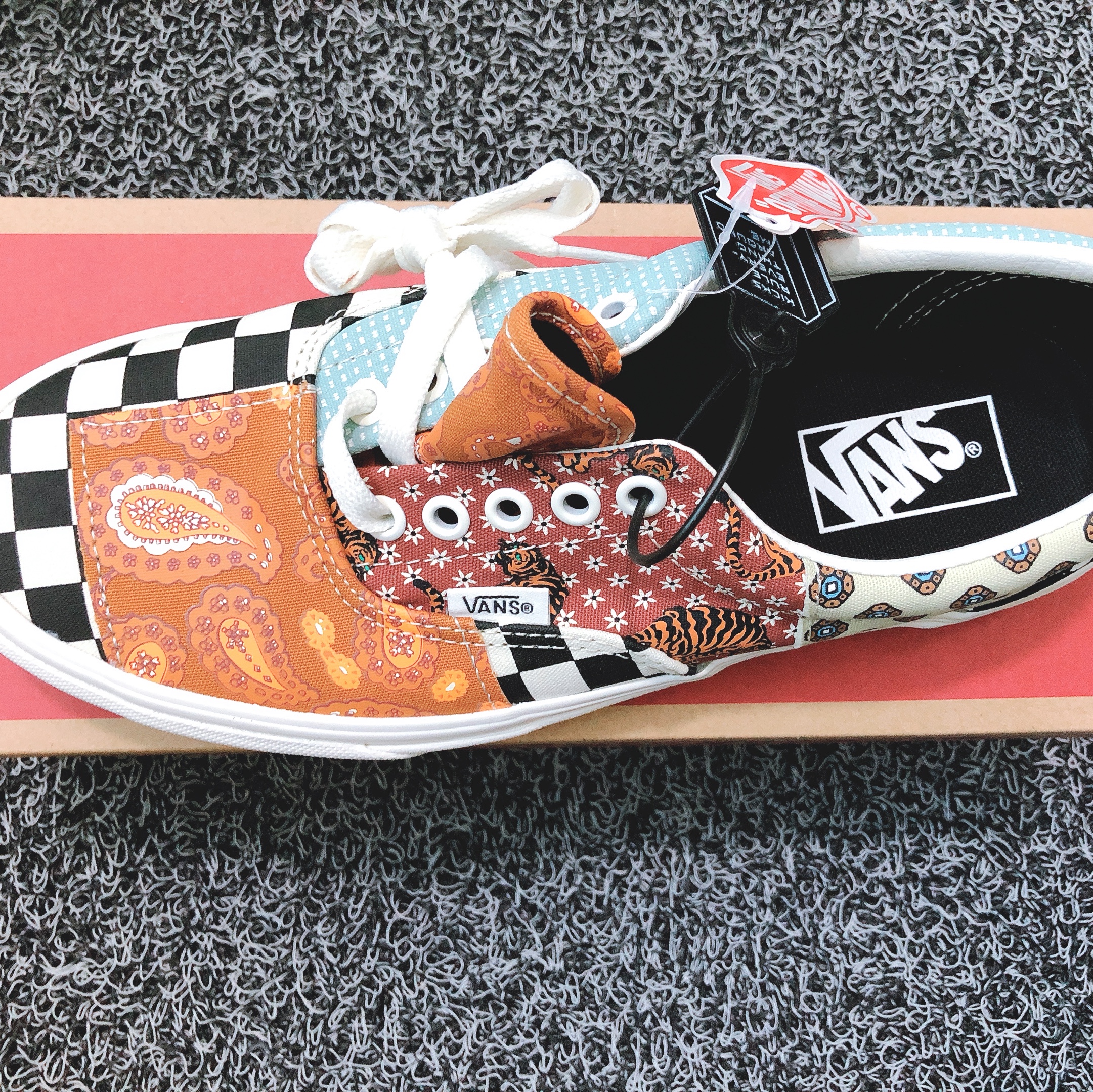 Vans Era Tiger Patchwork 착용 스타일 - 2