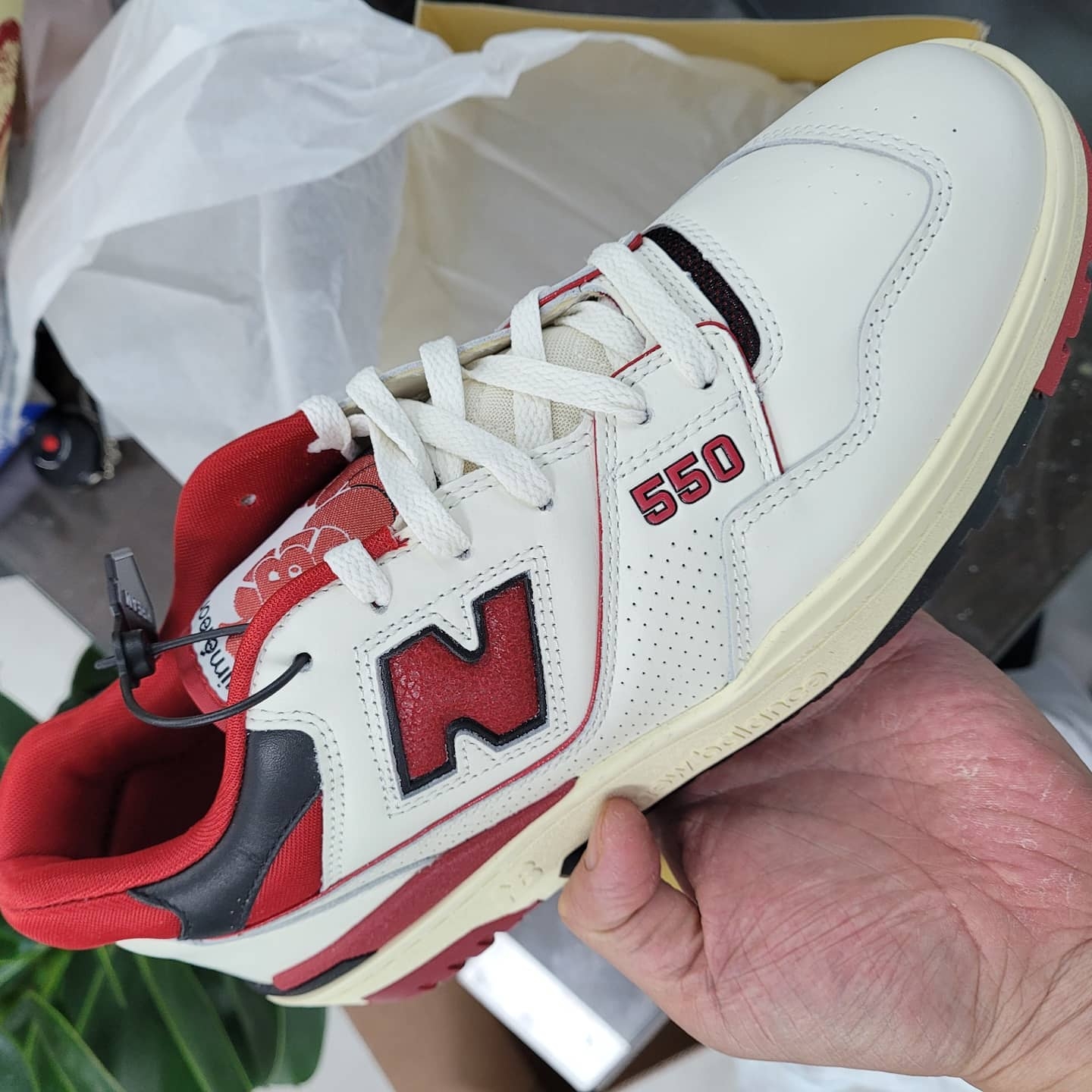 New Balance x Aime Leon Dore 550 Red 착용 스타일 - 2