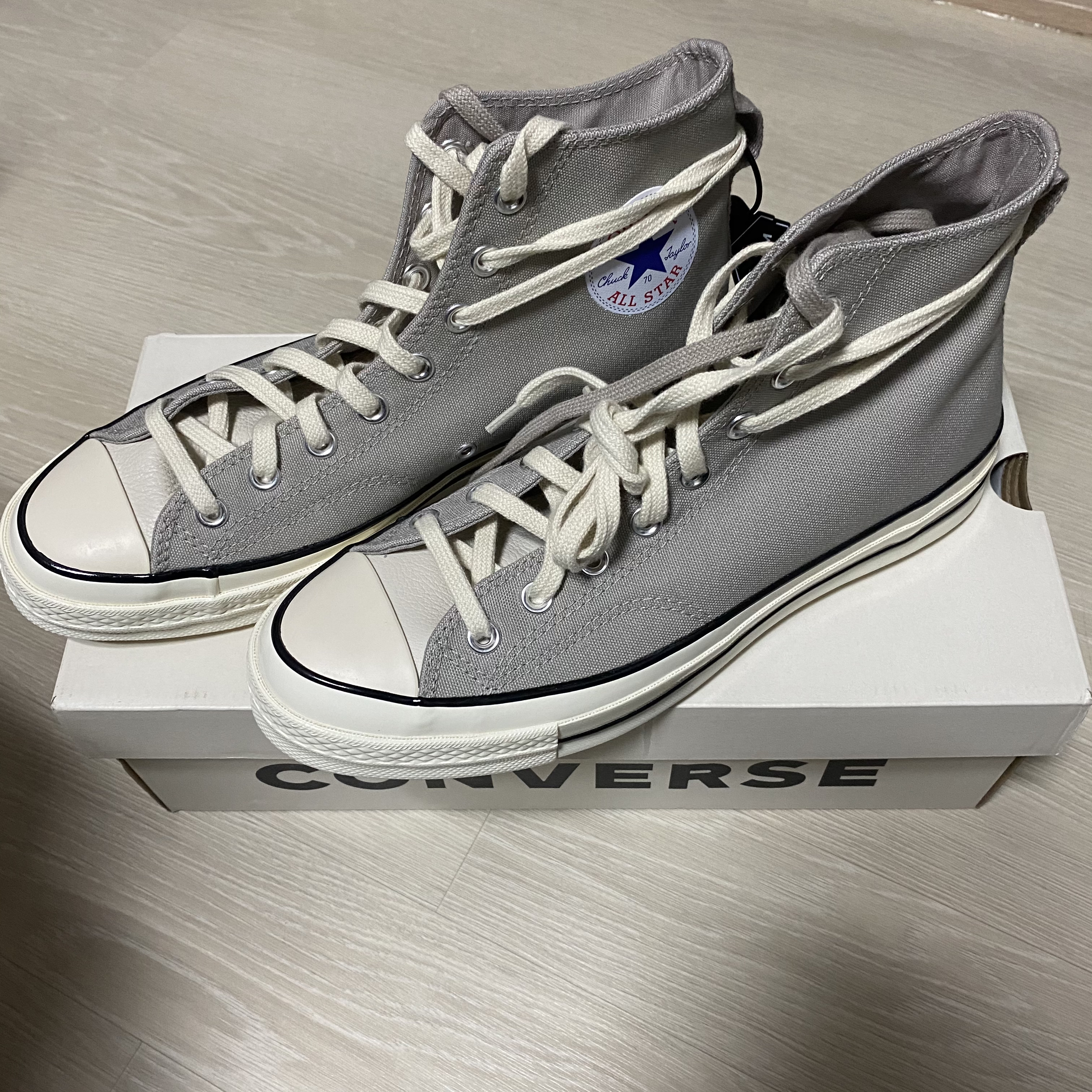 Converse x Fear of God Essentials Chuck 70 Hi Grey 착용 스타일 - 2
