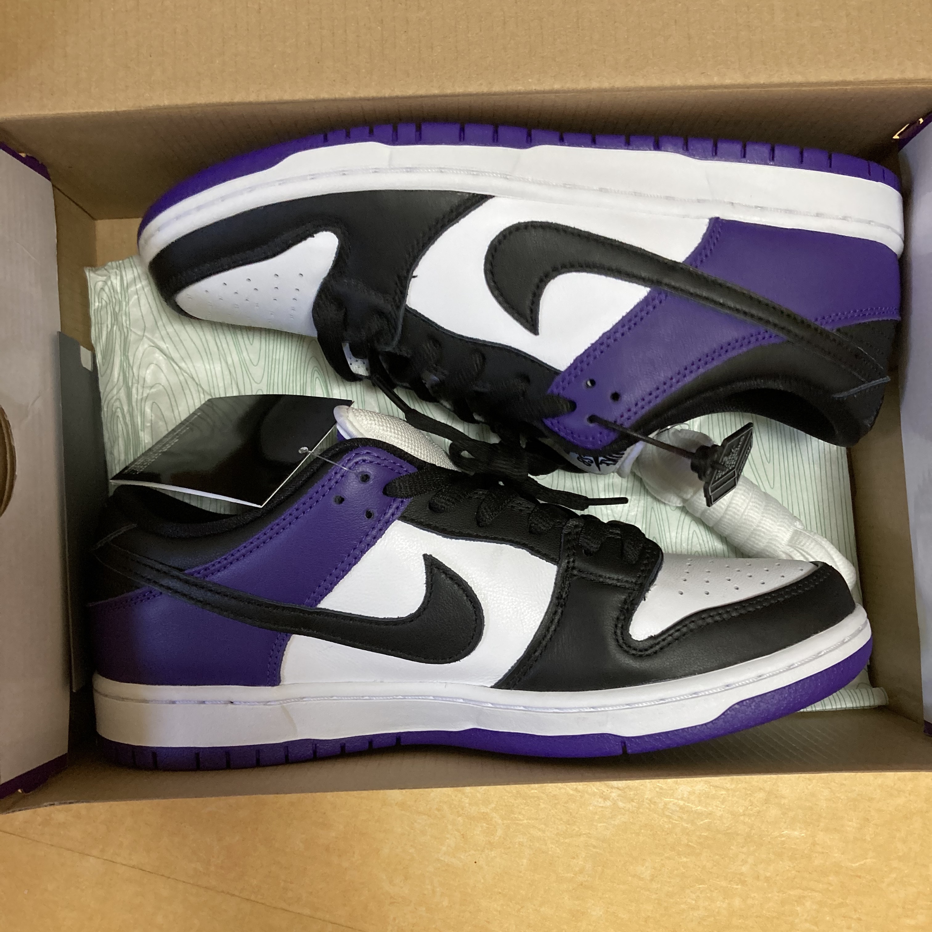 Nike SB Dunk Low Pro Court Purple, Nike Dunk Low Retro Black 착용 스타일 - 1