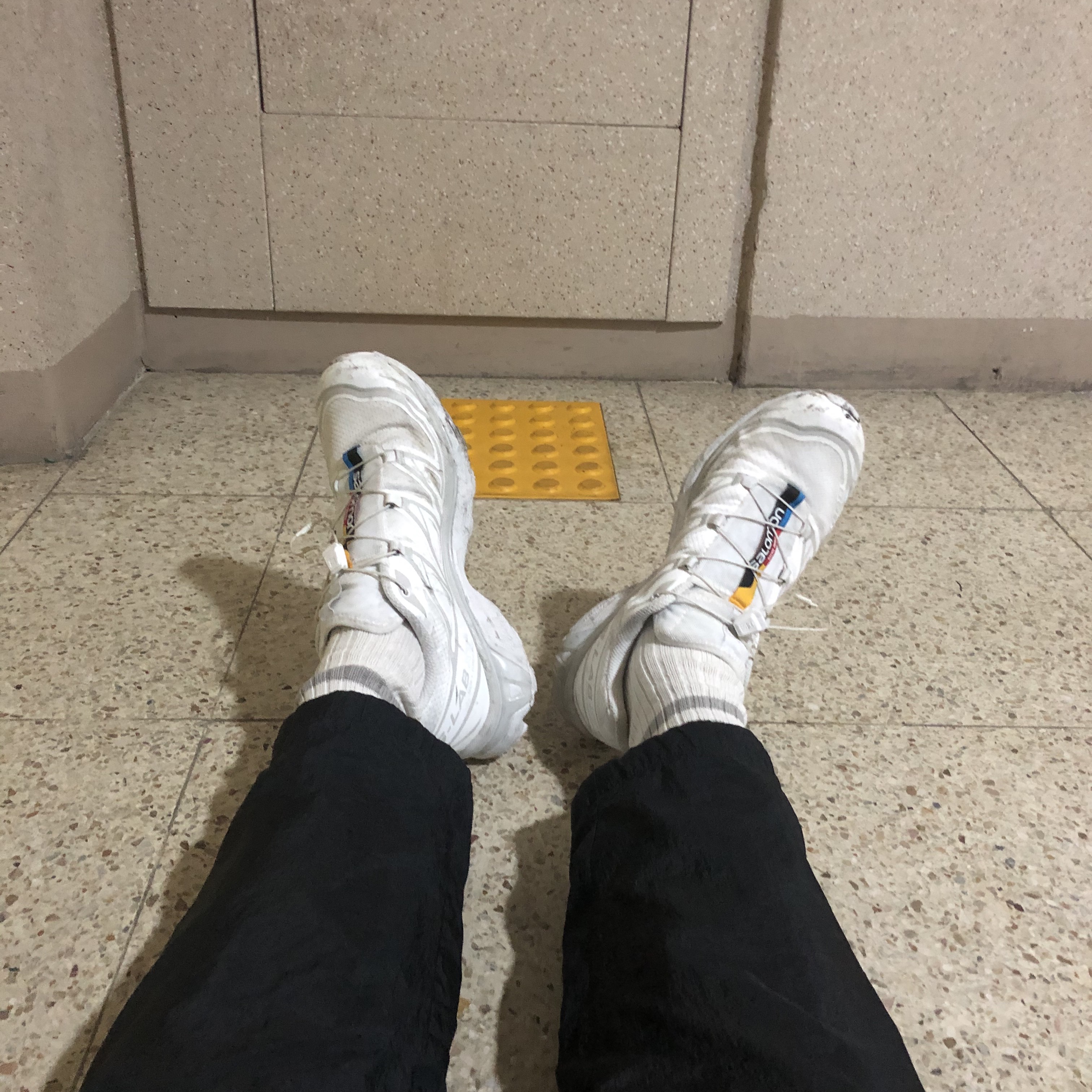 Salomon XT-6 ADV White 착용 스타일
