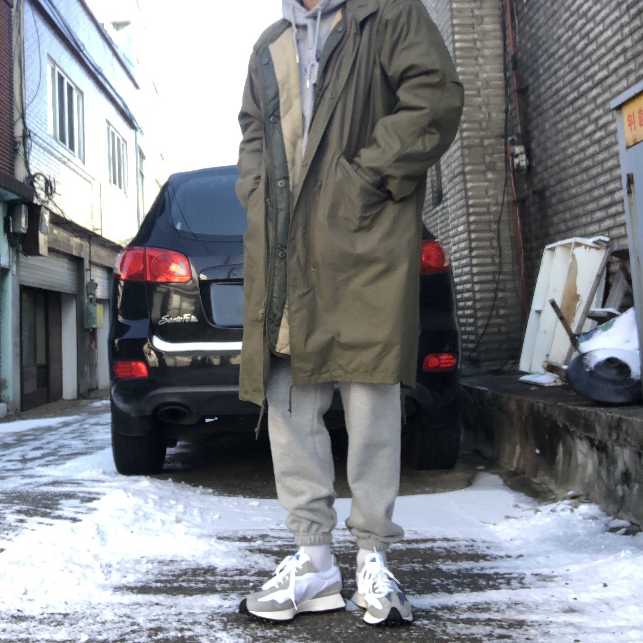 New Balance 327 Grey 착용 스타일 - 1