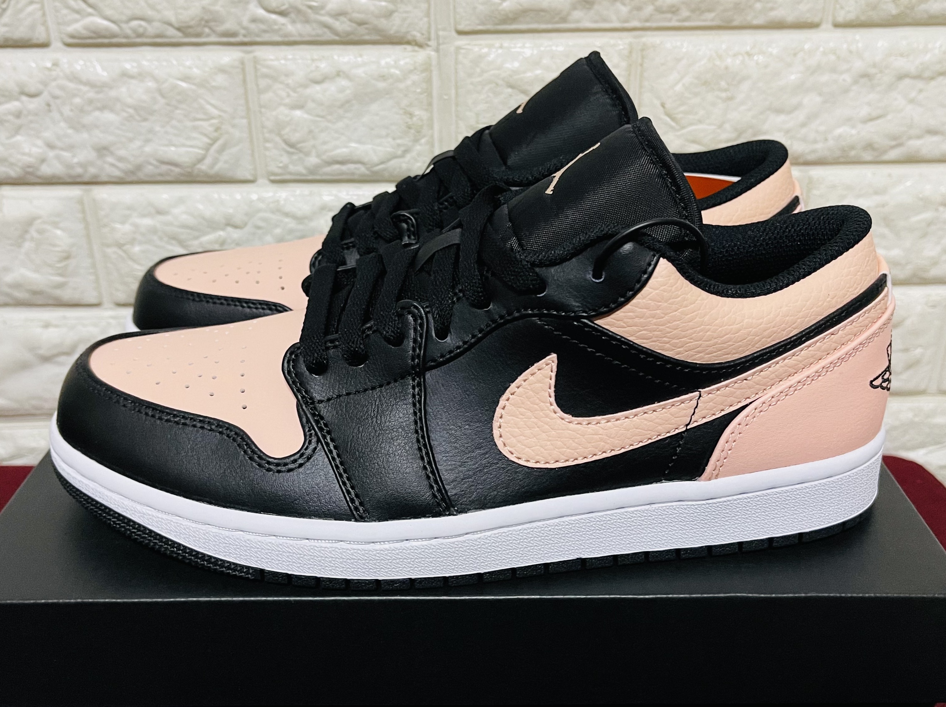 Jordan 1 Low Crimson Tint 착용 스타일 - 2