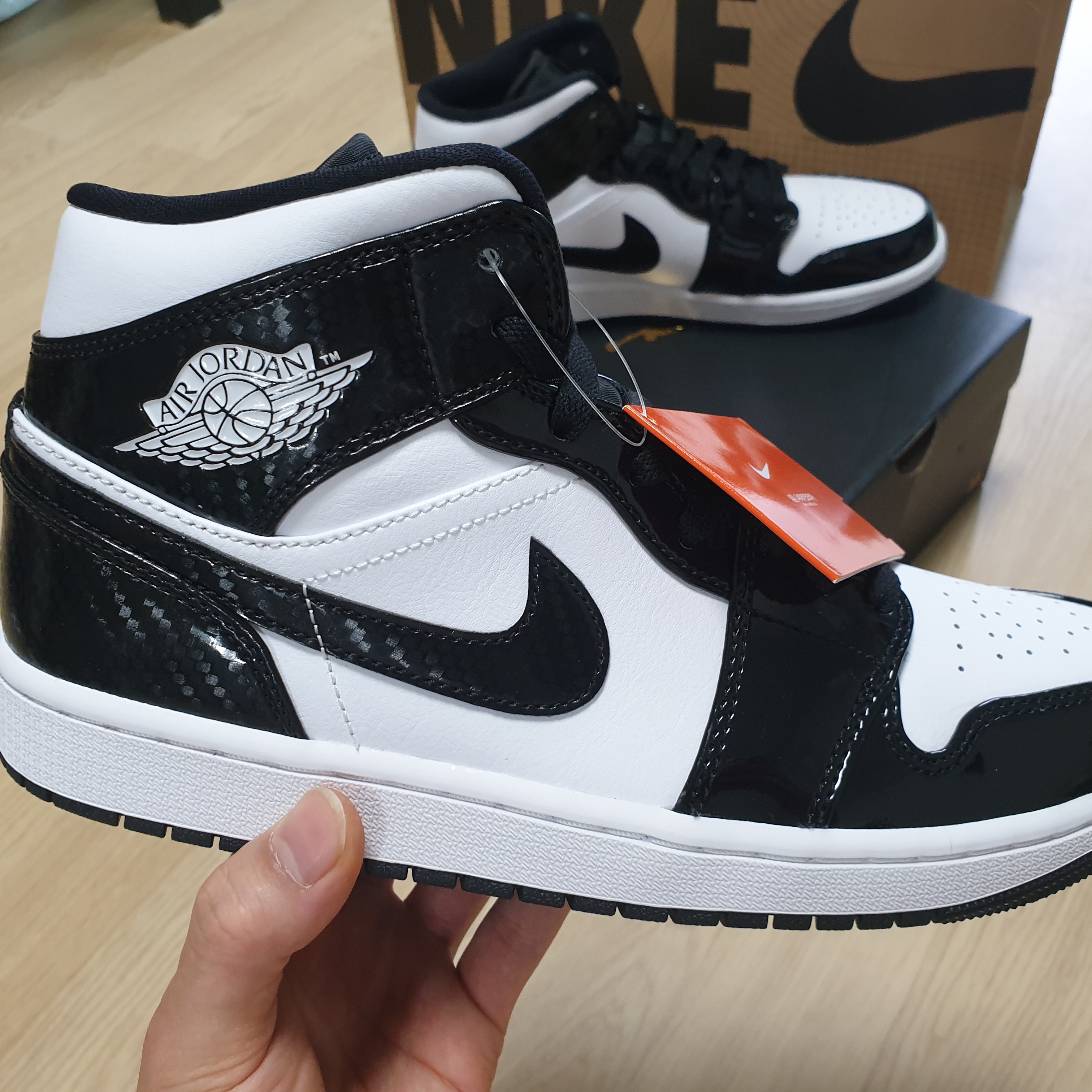Jordan 1 Mid SE ASW Black 착용 스타일 - 2