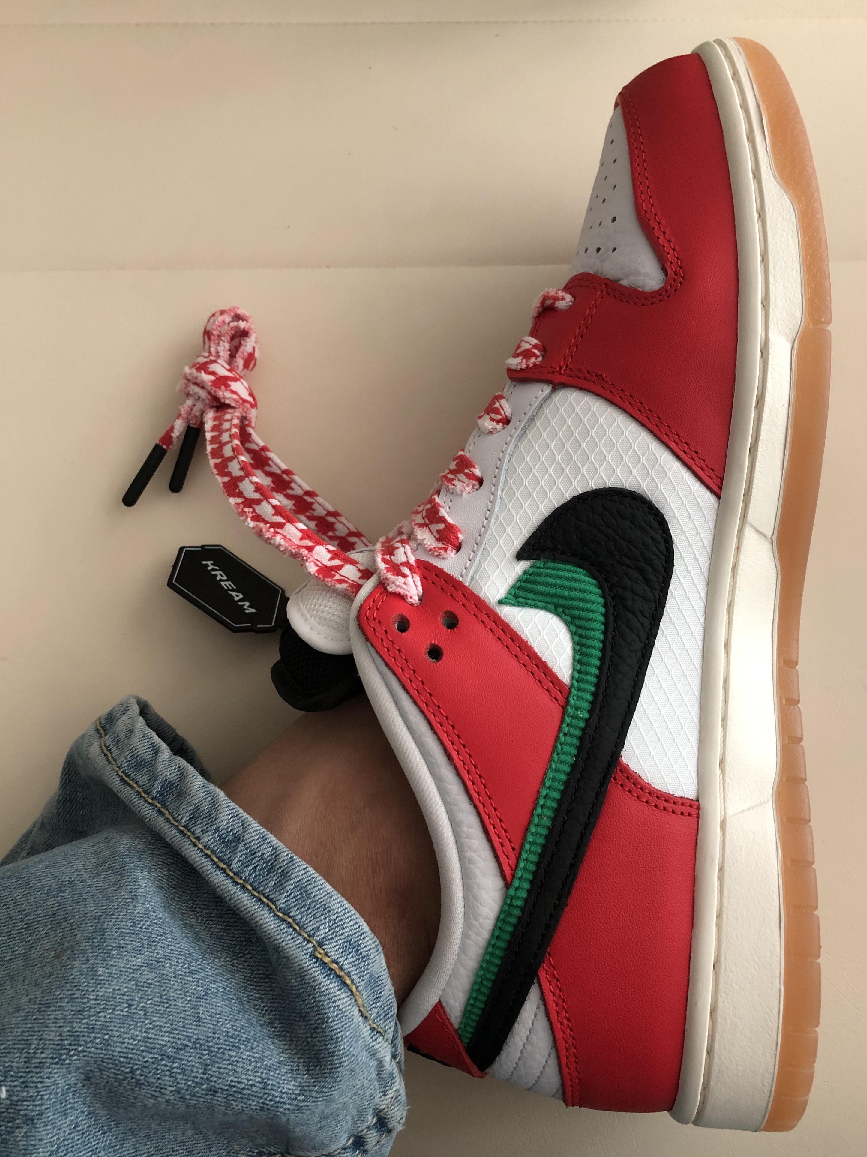 Nike x Frame Skate SB Dunk Low Pro Habibi 착용 스타일