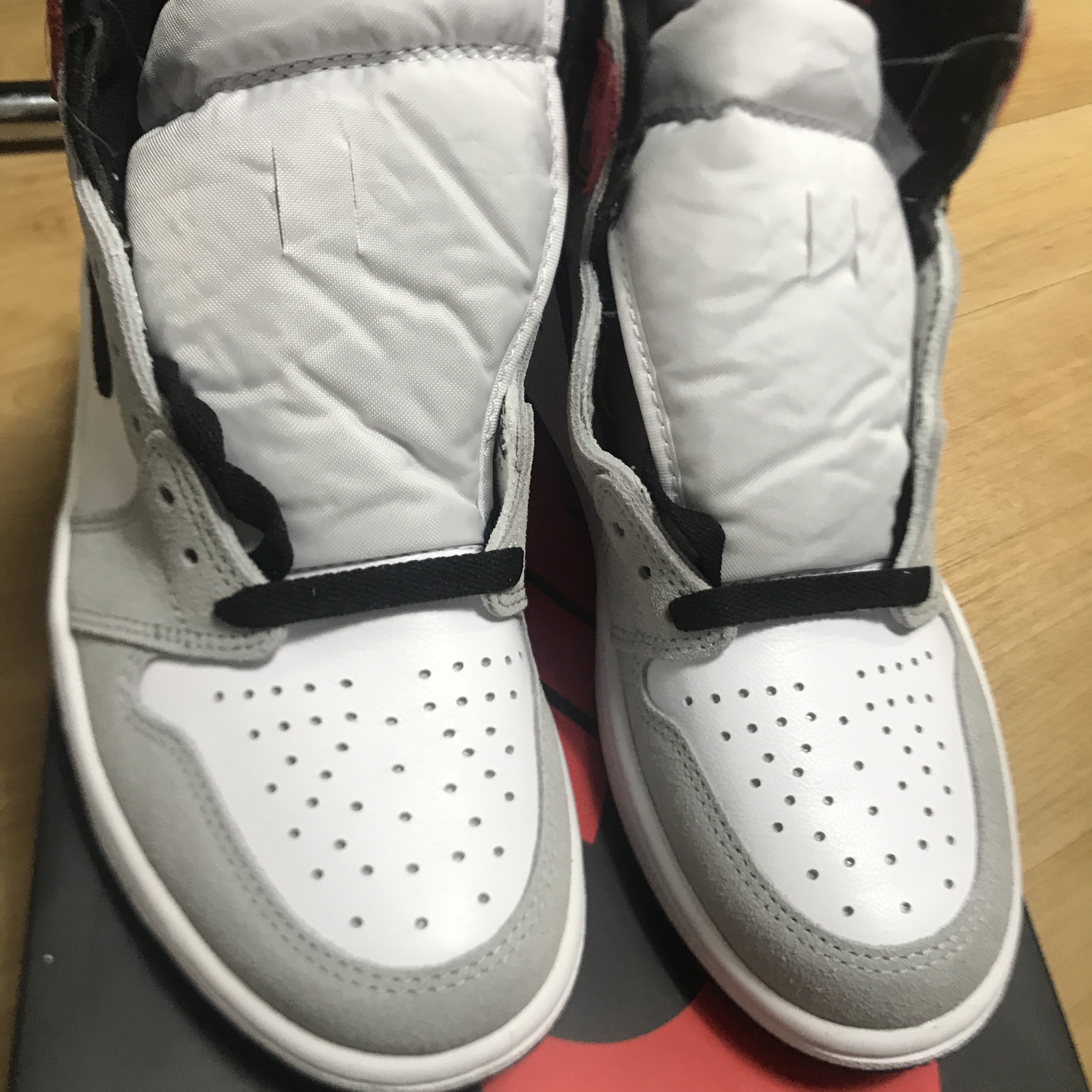Jordan 1 Retro High OG Light Smoke Grey 착용 스타일 - 4