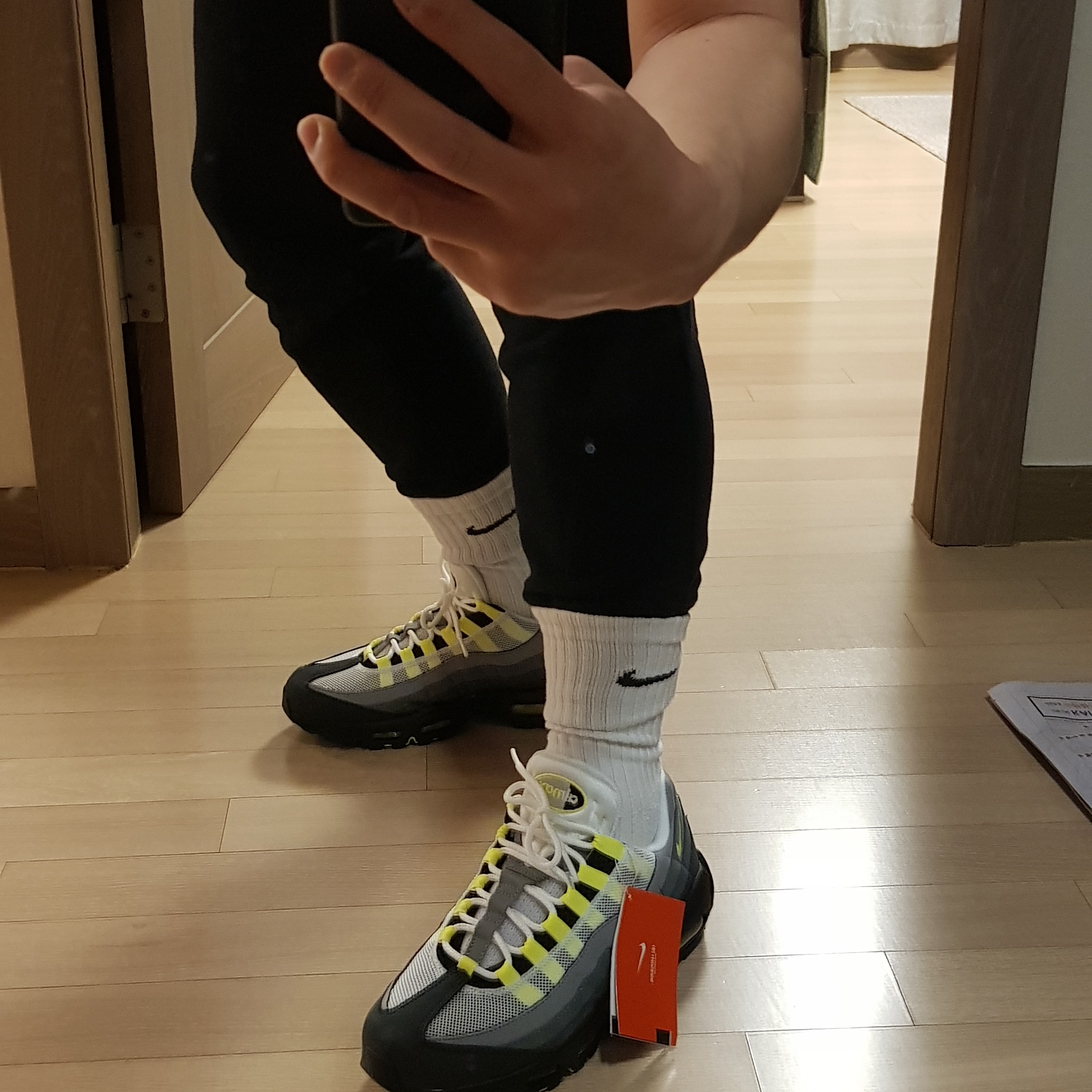 Nike Air Max 95 OG Neon Yellow 2020 착용 스타일