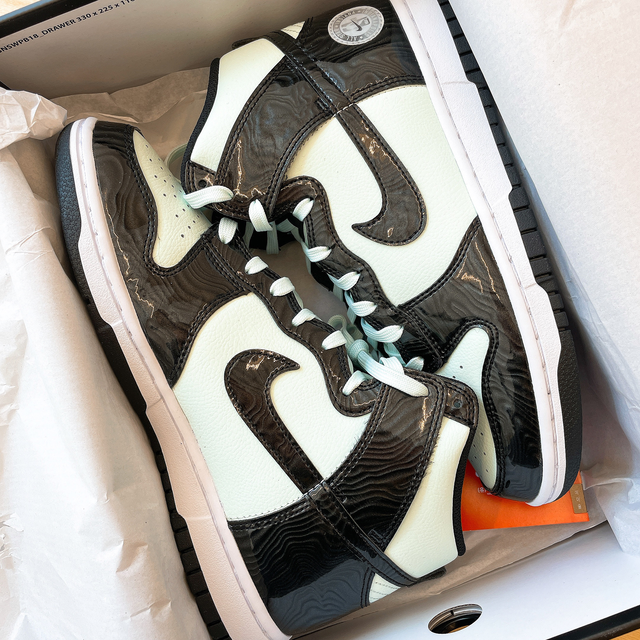 Nike Dunk High Barely Green 착용 스타일