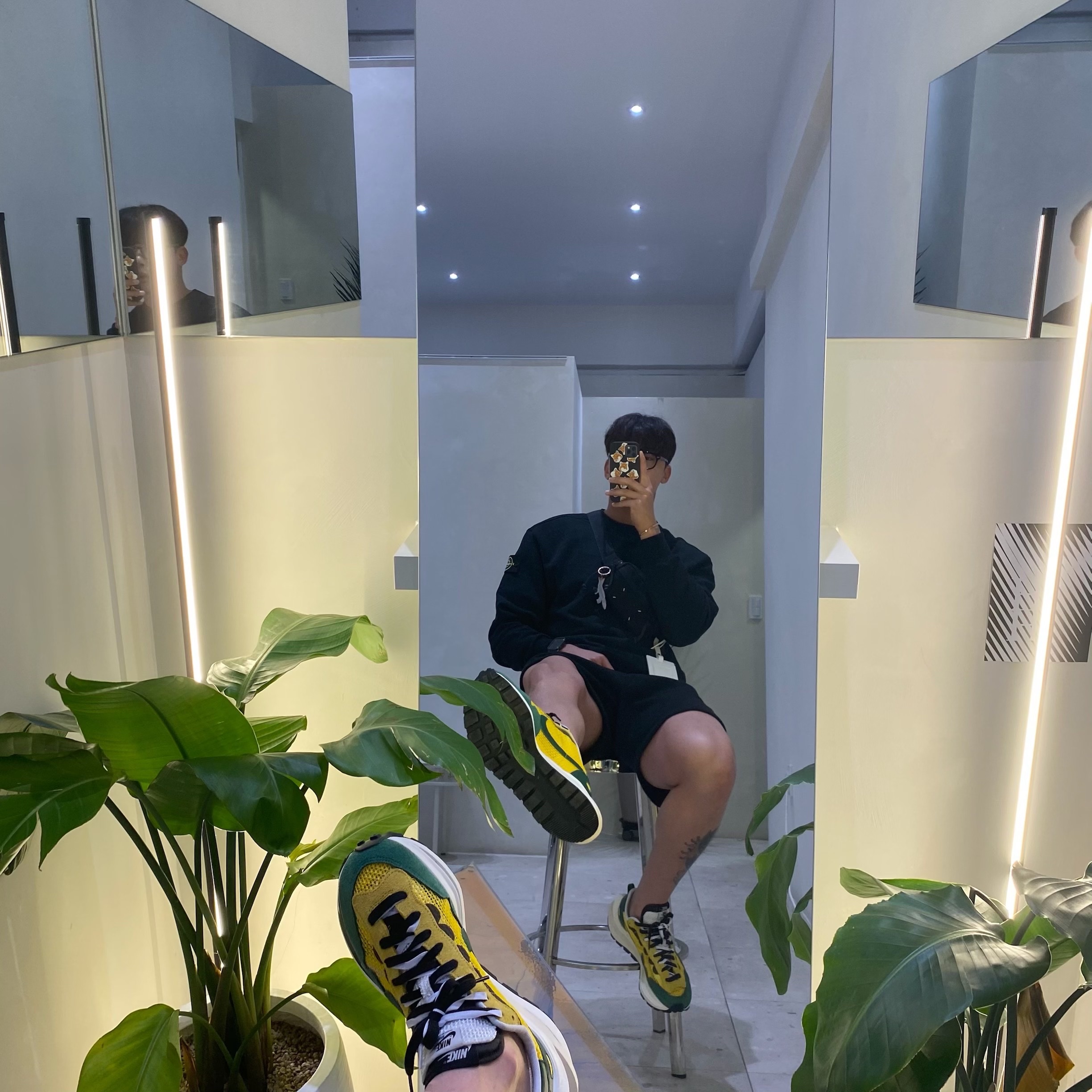 Nike x Sacai VaporWaffle Tour Yellow & Gorge Green Sail 착용 스타일 - 2