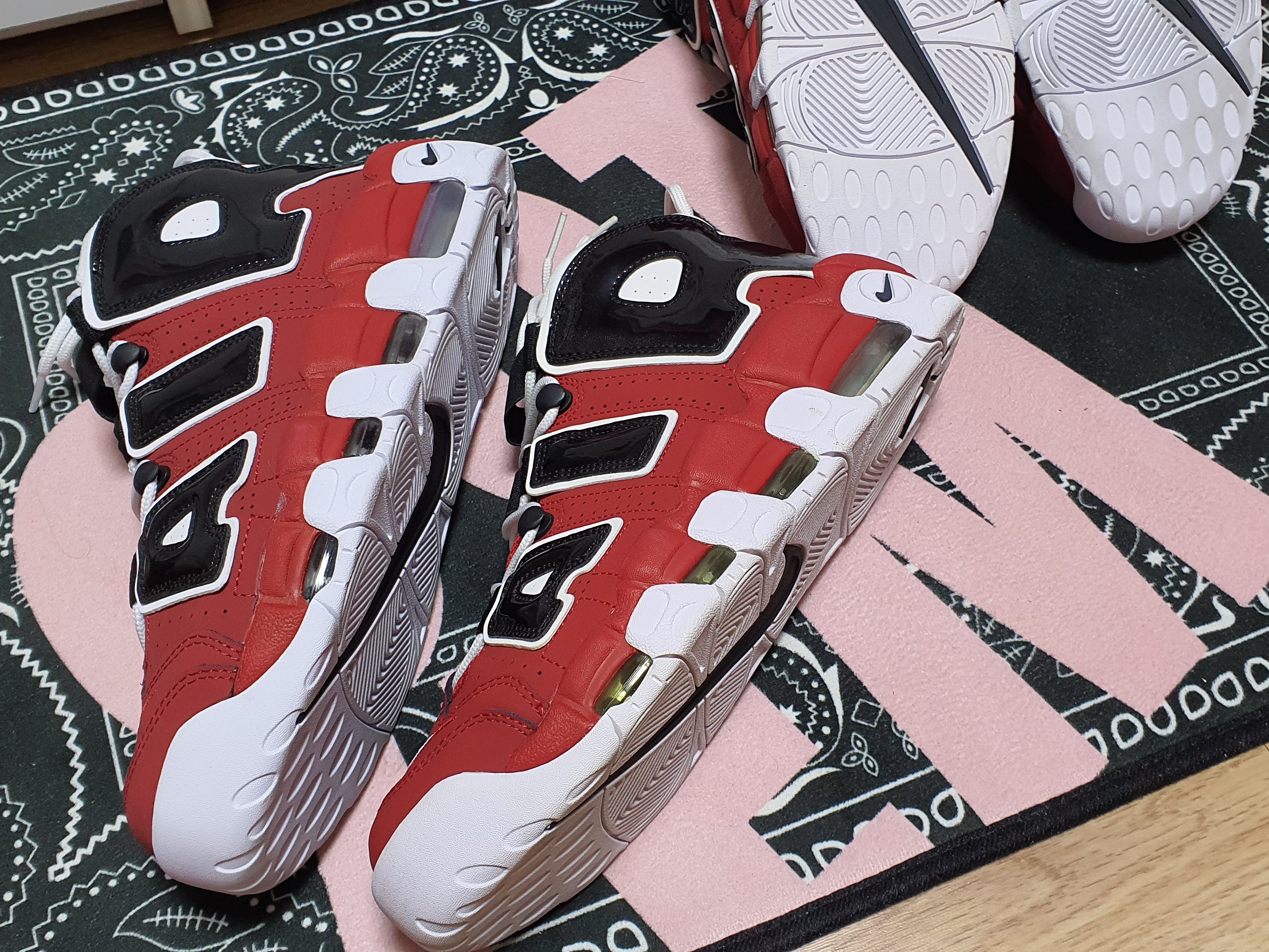 Nike Air More Uptempo 96 Bulls 2017, Nike Air More Uptempo 96 Bulls 2021 착용 스타일 - 1
