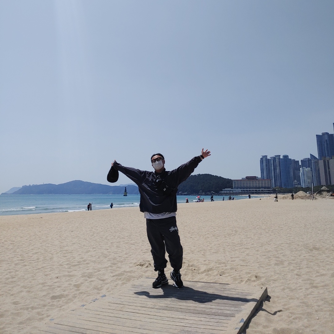 Nike x Stussy Windrunner Jacket Off Noir, Nike x Stussy Beach Pants Off Noir 착용 스타일