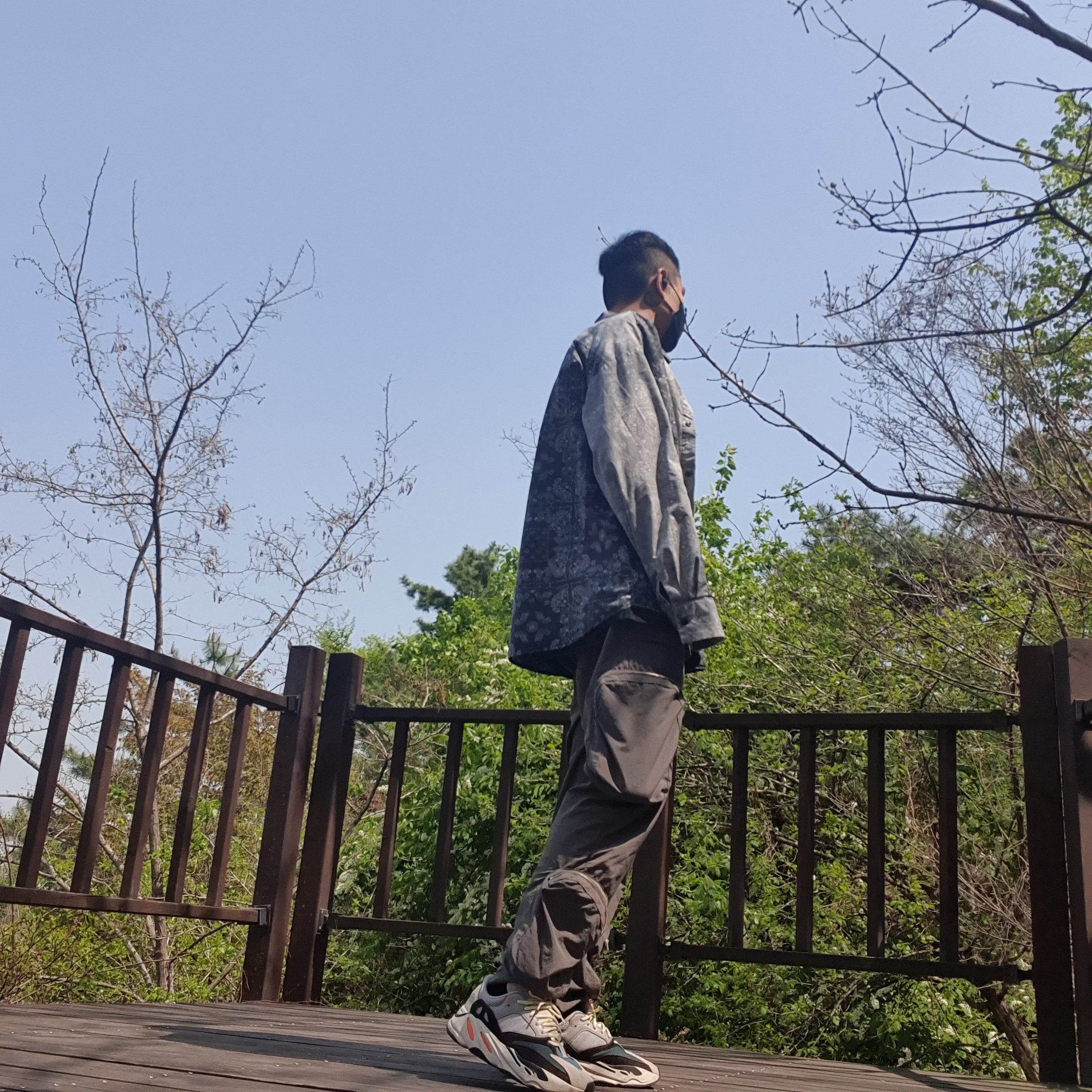 Adidas Yeezy Boost 700 Wave Runner Solid Grey 2017/2019 착용 스타일 - 1
