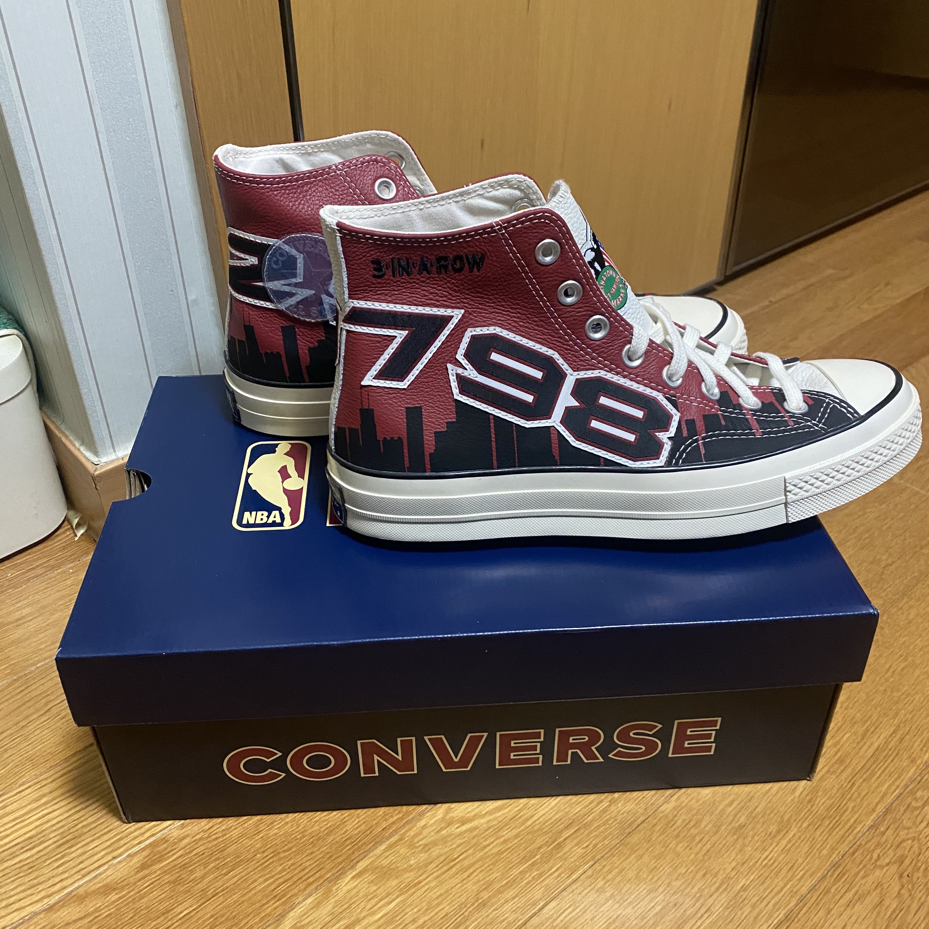 Converse x Chinatown Market Chuck 70 High Garnet 착용 스타일 - 1