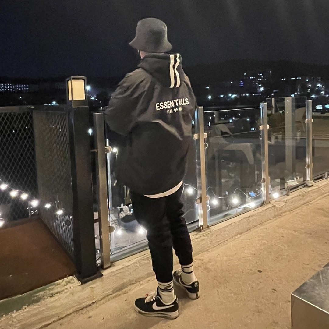 Essentials Coach Jacket Dark Slate/Stretch Limo/Black - 20FW, Nike Futura Corduroy Bucket Black 착용 스타일 - 2