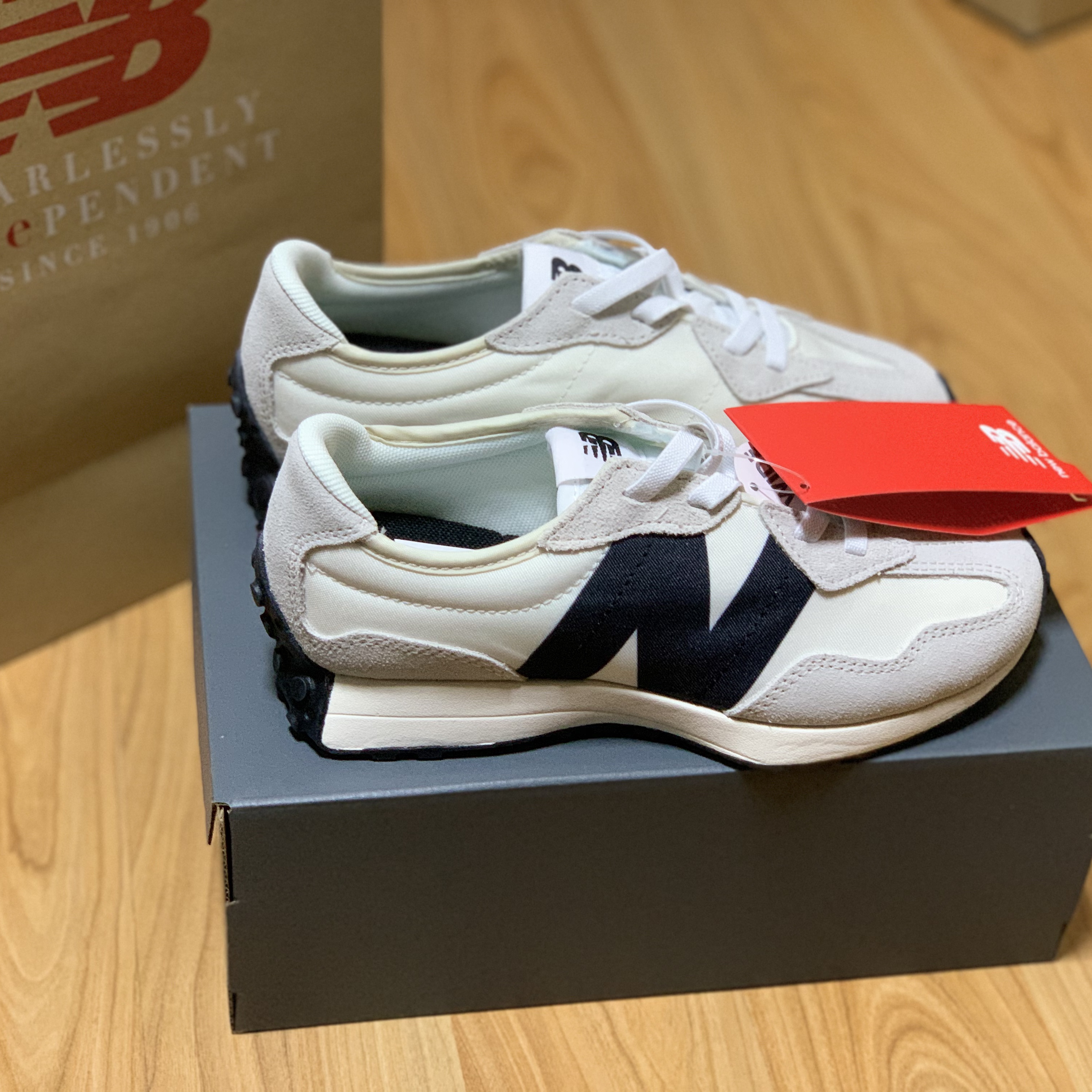 (PS) New Balance 327 White Black, New Balance 327 White Black 착용 스타일